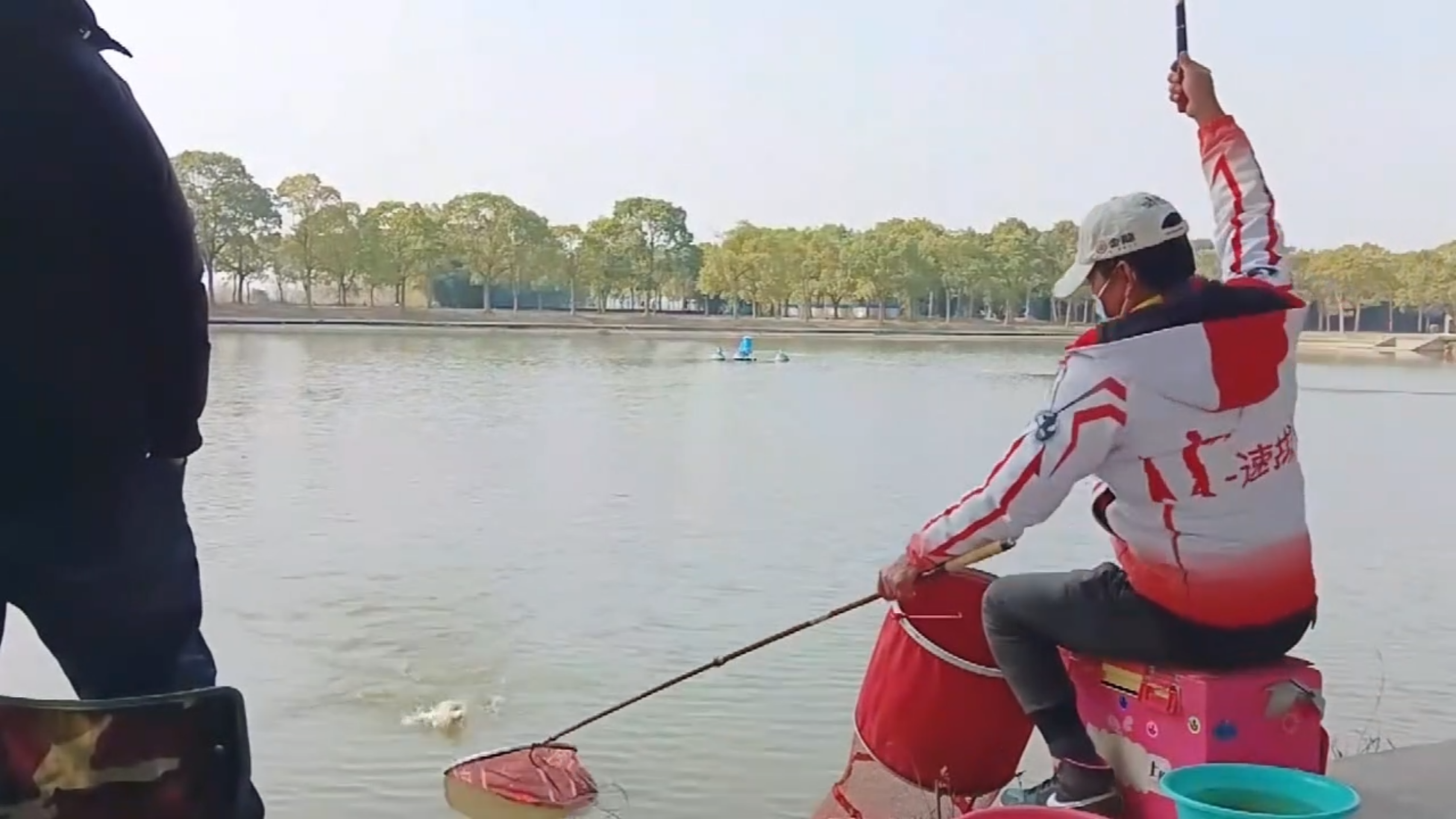 速拔哥·钓鲫鱼小药配方,黑坑鲫鱼小药搭配,速拔哥钓鲫鱼视频