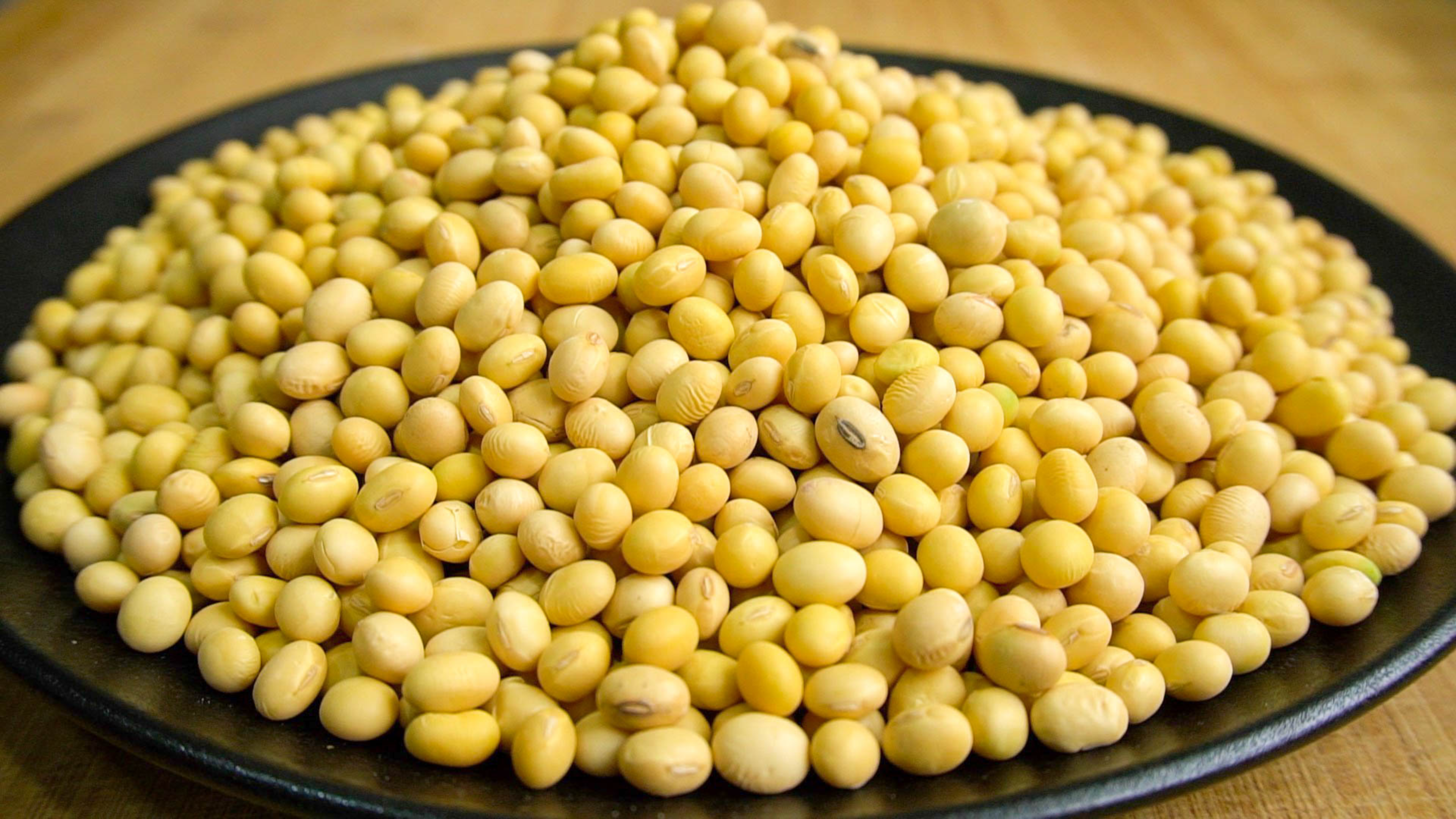 把黄豆倒进酱油里泡一泡，不放油不放盐，做一顿吃7天，简单开胃