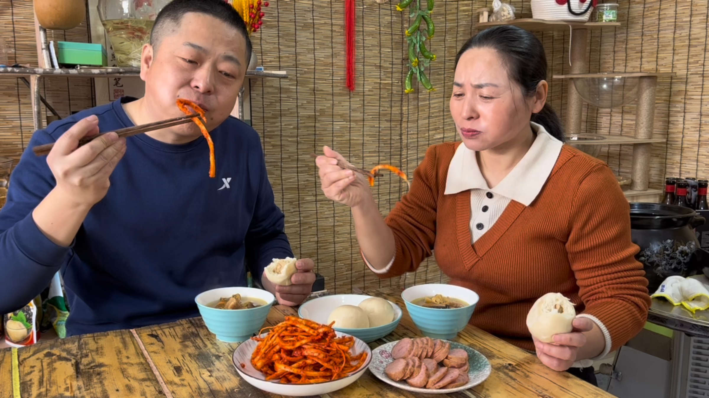好奇害死猫，猫猫的迷惑行为，东北早餐开学季，特色桔梗咸菜