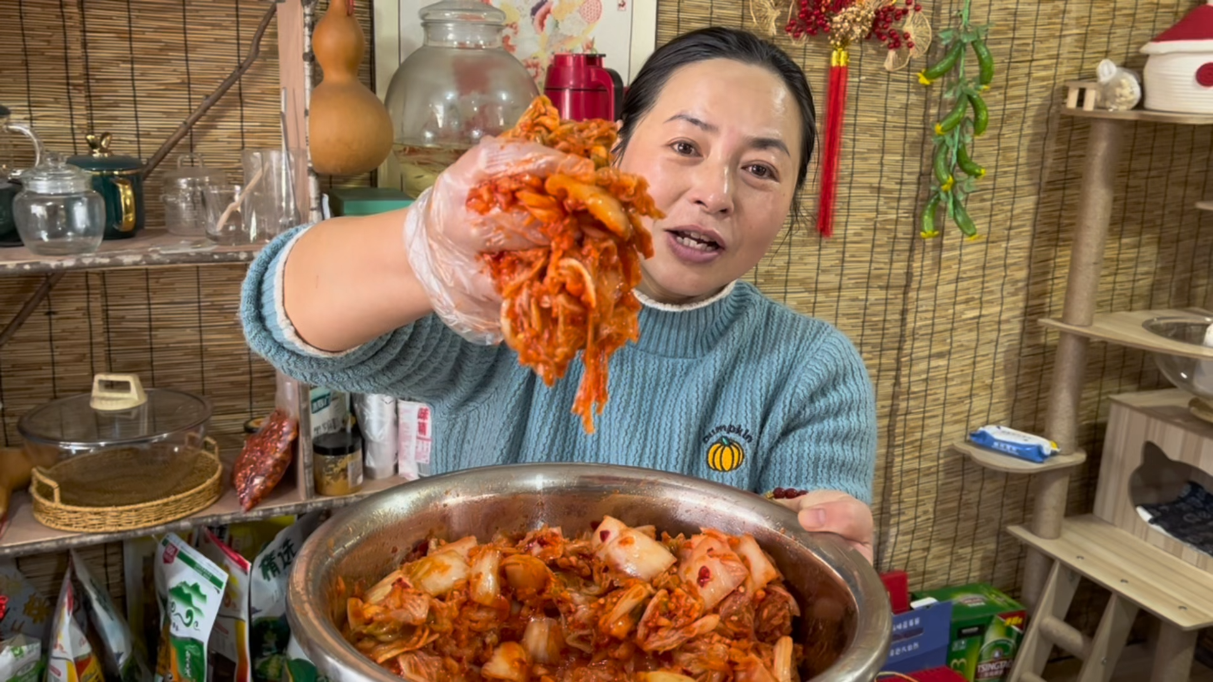 东北猫冬生活,翠花教你如何制作美味的朝鲜族辣白菜,美味好上手