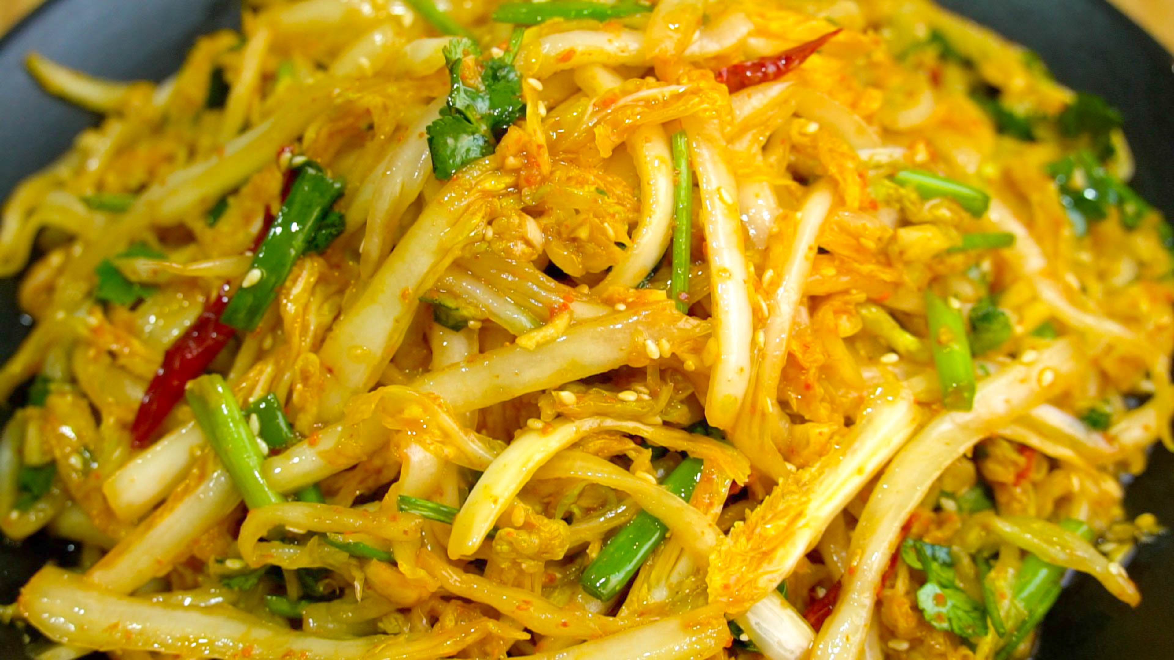 这才是娃娃菜最简单过瘾的吃法，简单两步就上桌，香辣开胃特下饭