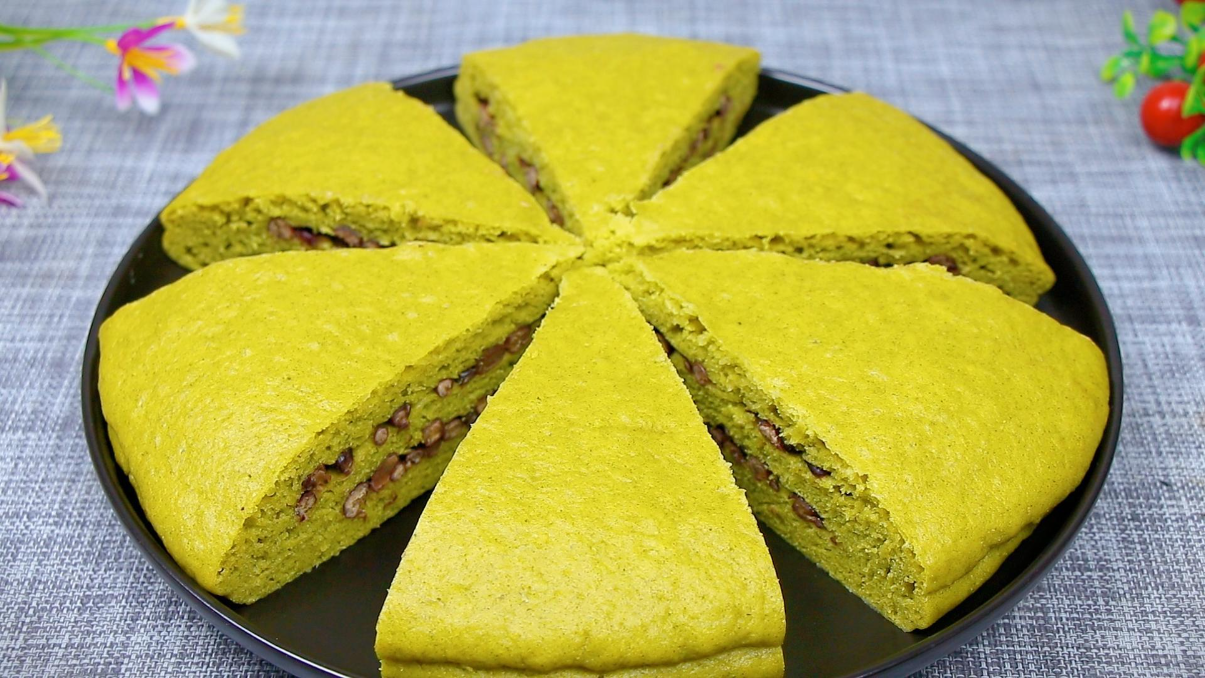 玉米面倒入滚烫的菠菜汁里一烫,出锅细腻香甜,天天吃都不腻