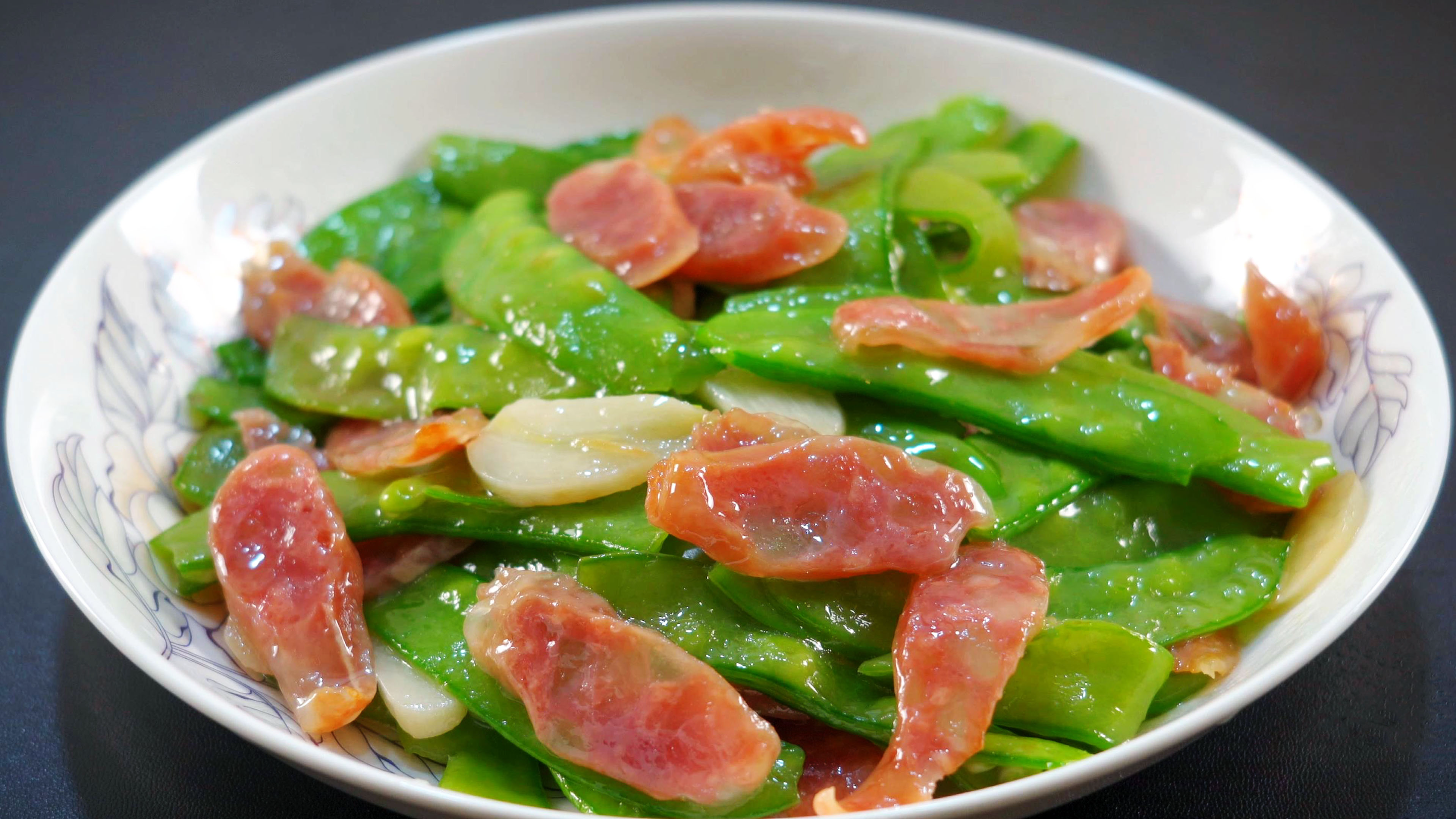 荷兰豆别再直接下锅炒,只要掌握这几个小技巧,清脆爽口入味好吃