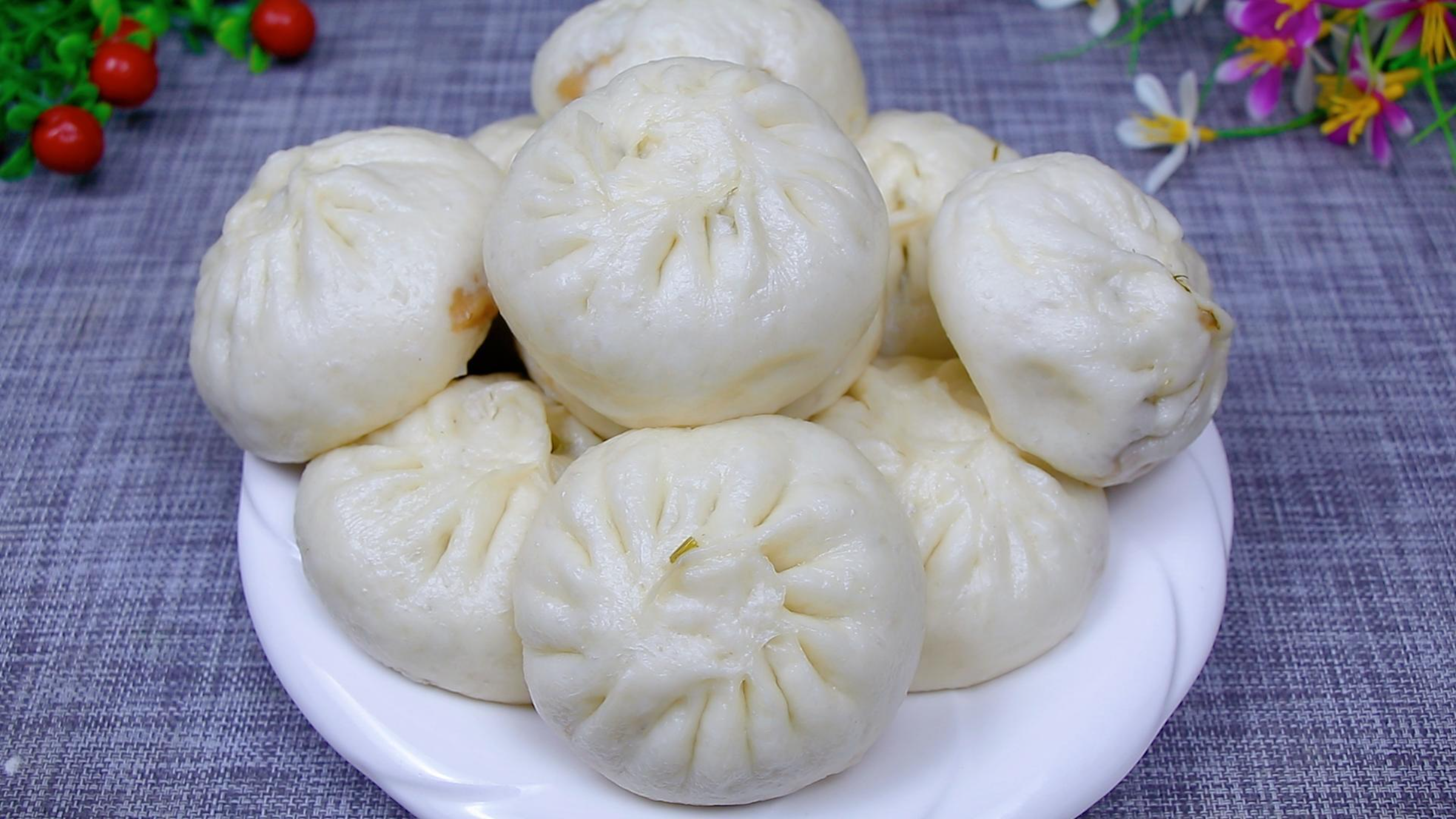 做茴香猪肉馅包子，教你没吃过的调馅方法，皮薄馅香吃不腻