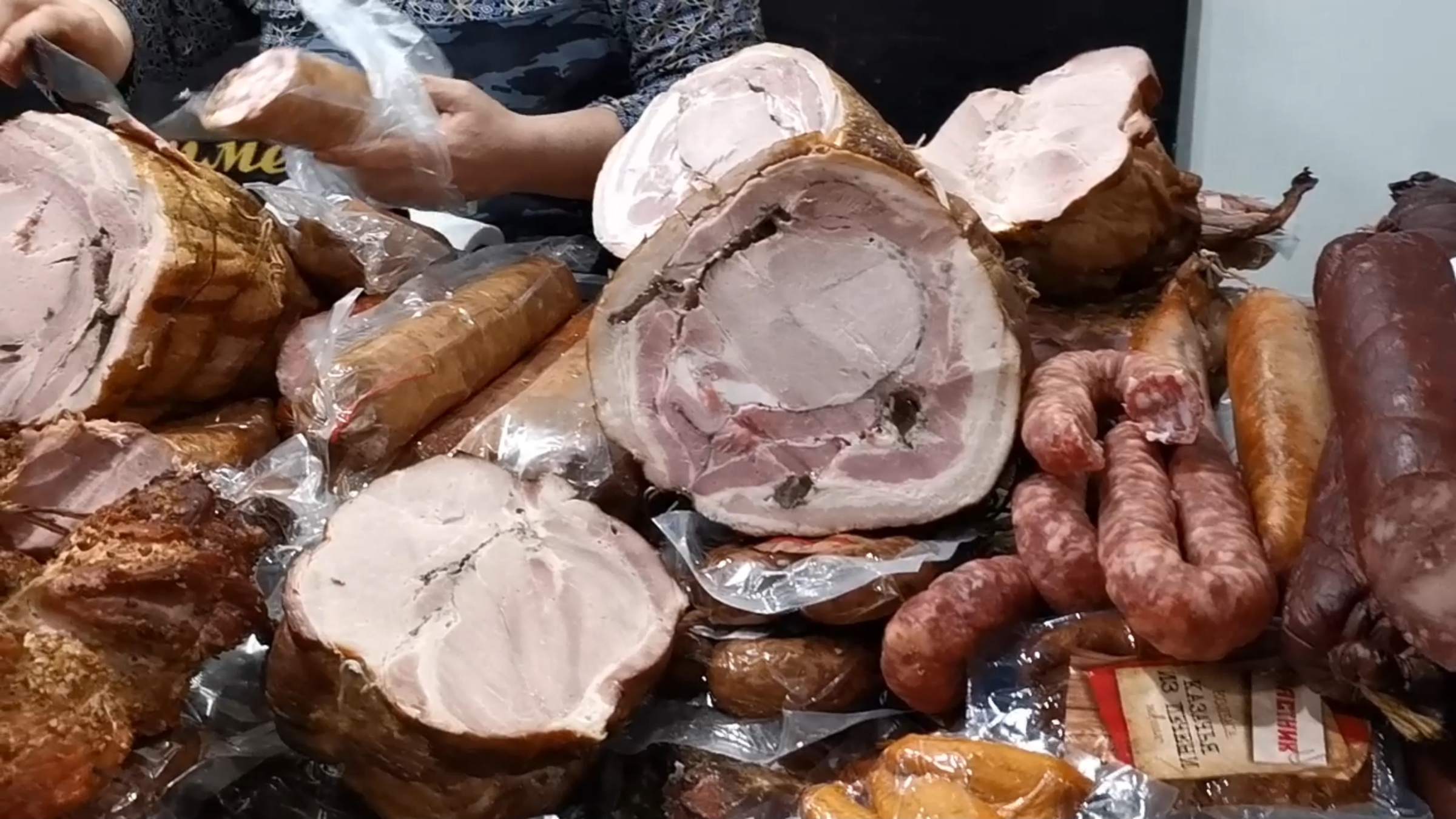 一起了解俄罗斯人喜欢吃的熏肉和香肠