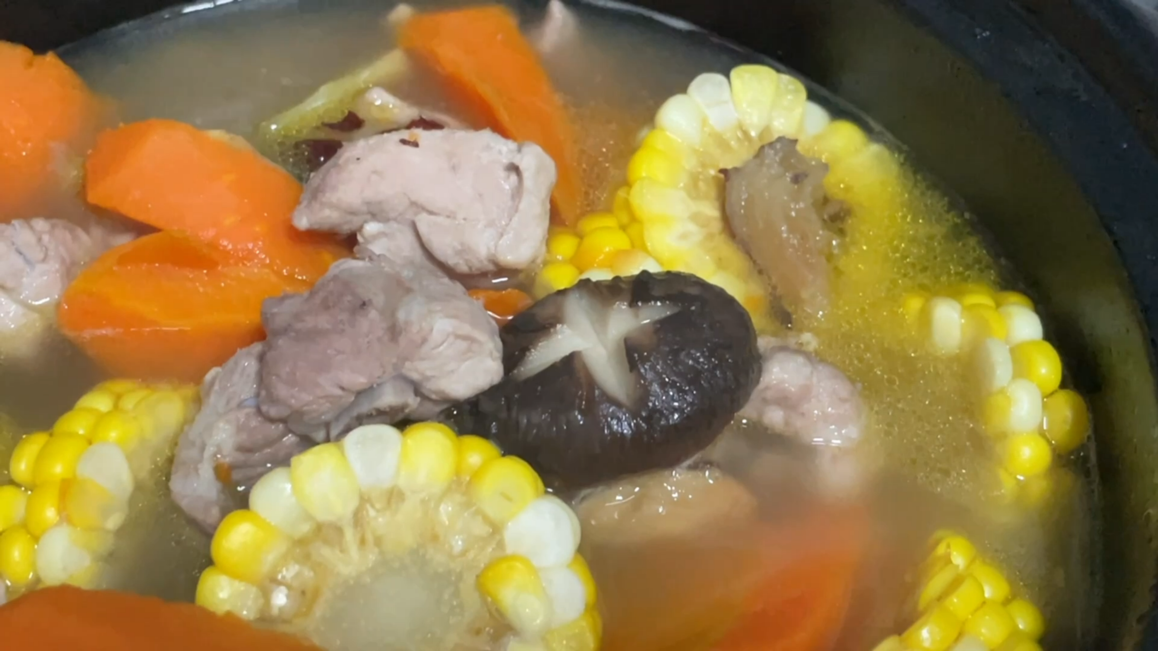 玉米排骨汤的做法