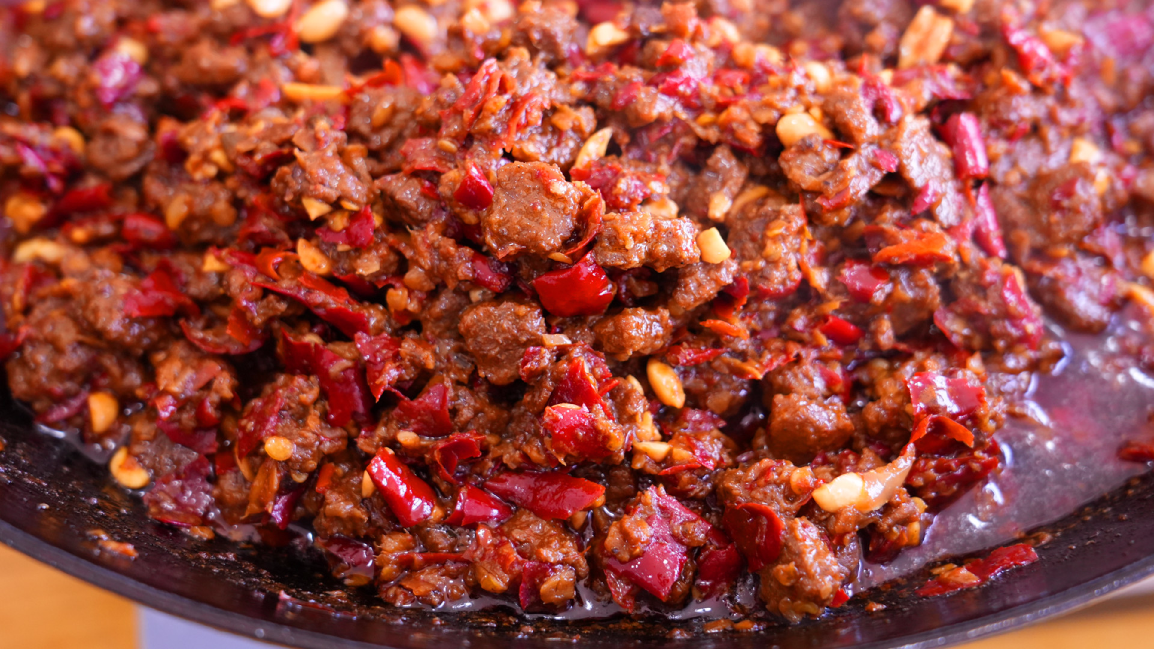 自制牛肉酱还是这个做法香，秘制配料简单美味，全家人都喜欢吃