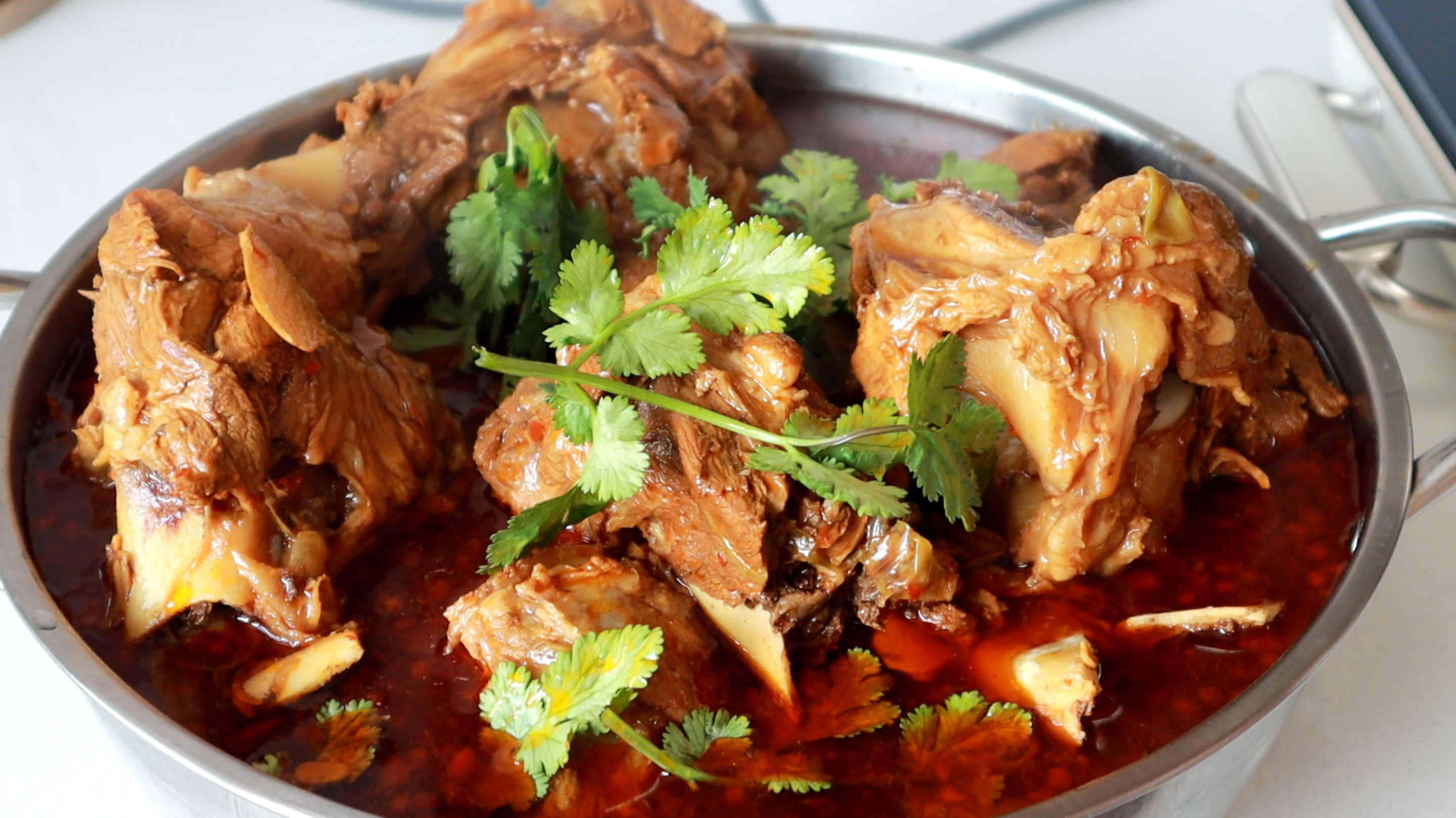 大骨头怎么做才好吃？教你特色做法，酱香浓郁，软烂好吃无腥味