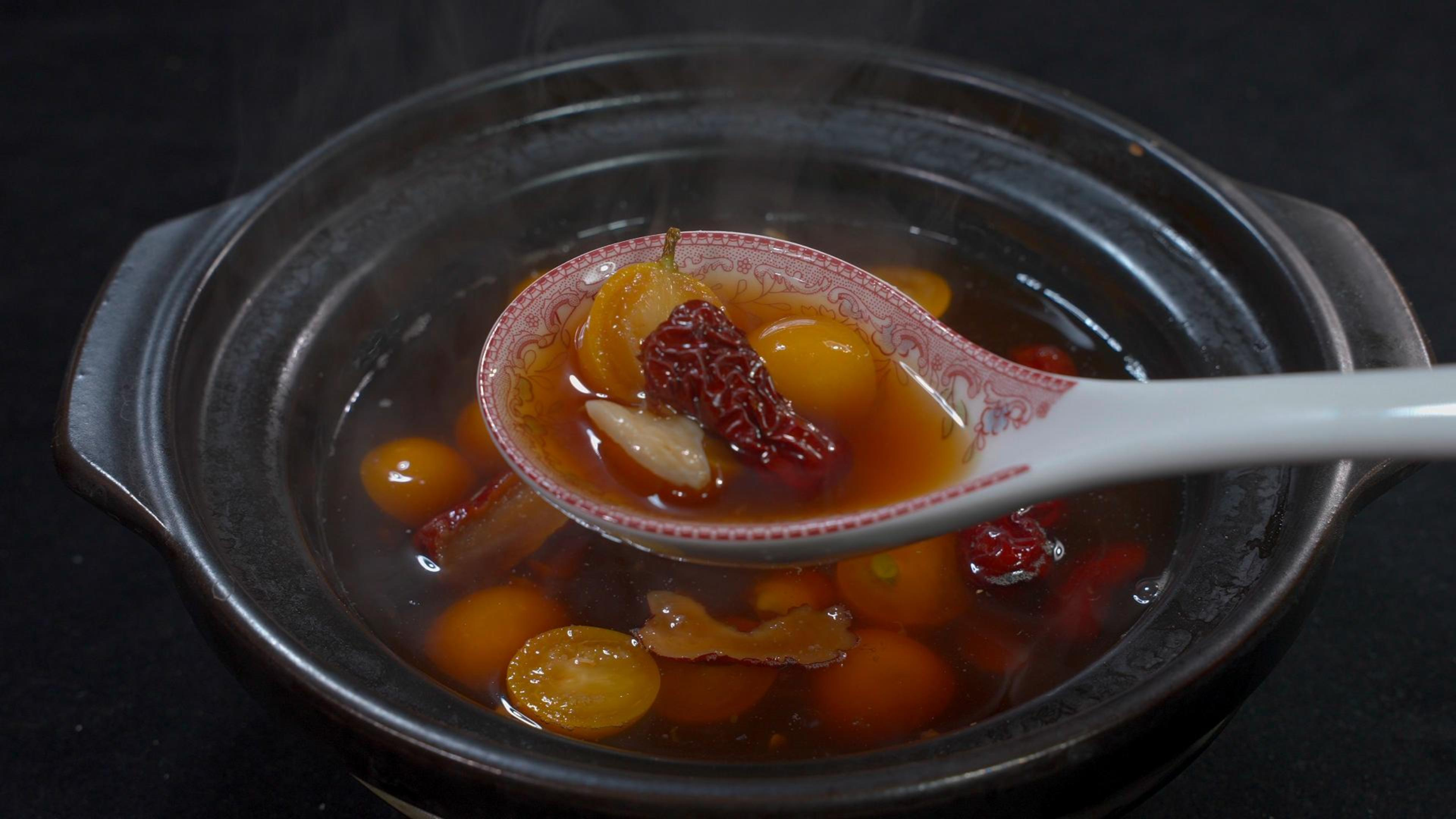 反复咳嗽，就试试这道金桔汤，润肺止咳还化痰，亲测有效！