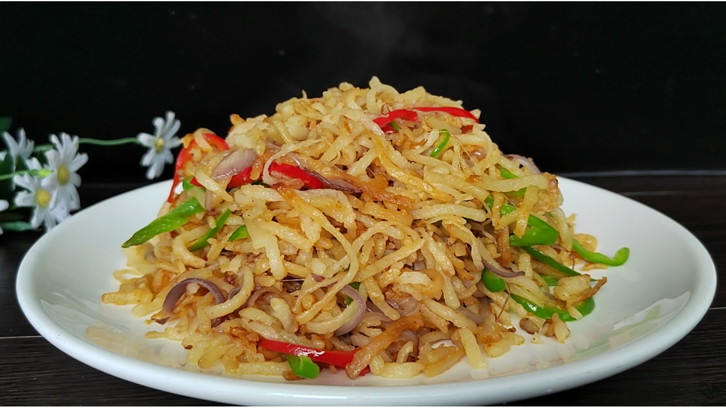 陕西地方特色美食洋芋擦擦，口感筋道不粘不坨，简单美味太香了