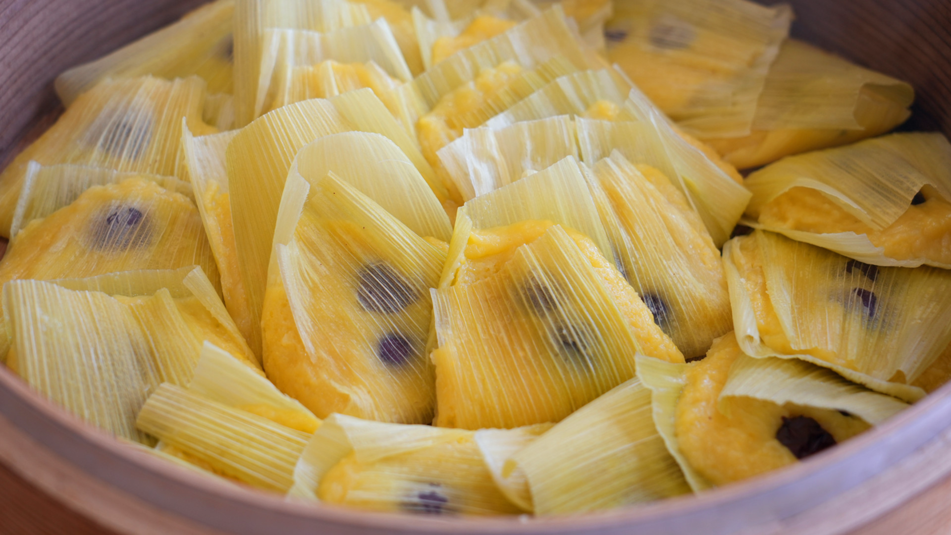 早餐能吃好几个的红枣玉米粑粑，教你在家用甜玉米做，香甜又软糯