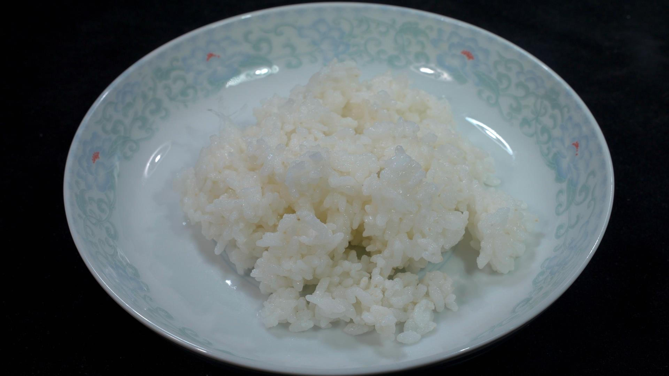 家里吃剩下大米,别再做蛋炒饭,放空气炸锅里出锅就一道经典美食