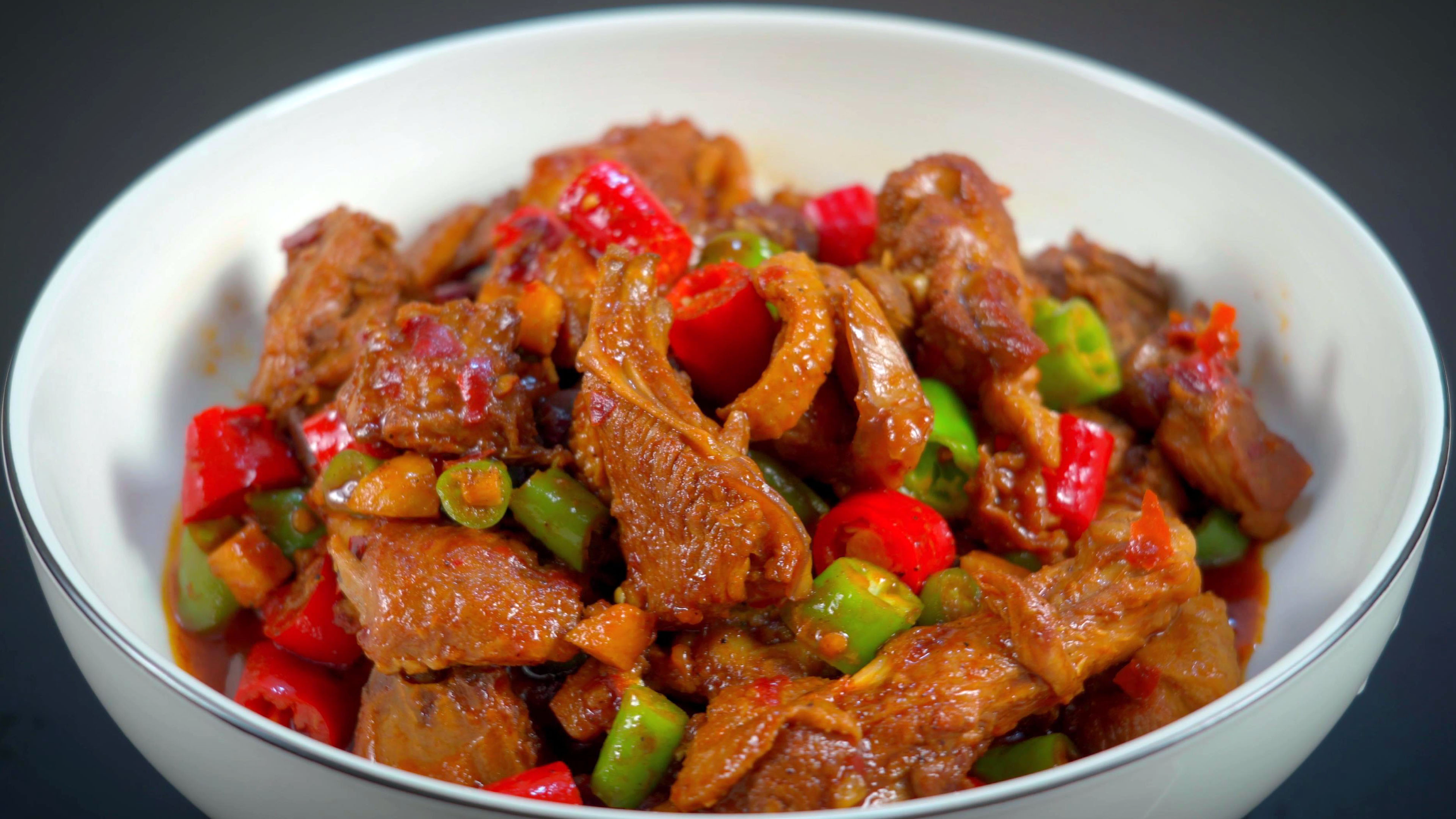 做啤酒鸭时，有四点关键需要注意，教你正确的做法鸭肉软烂无腥味