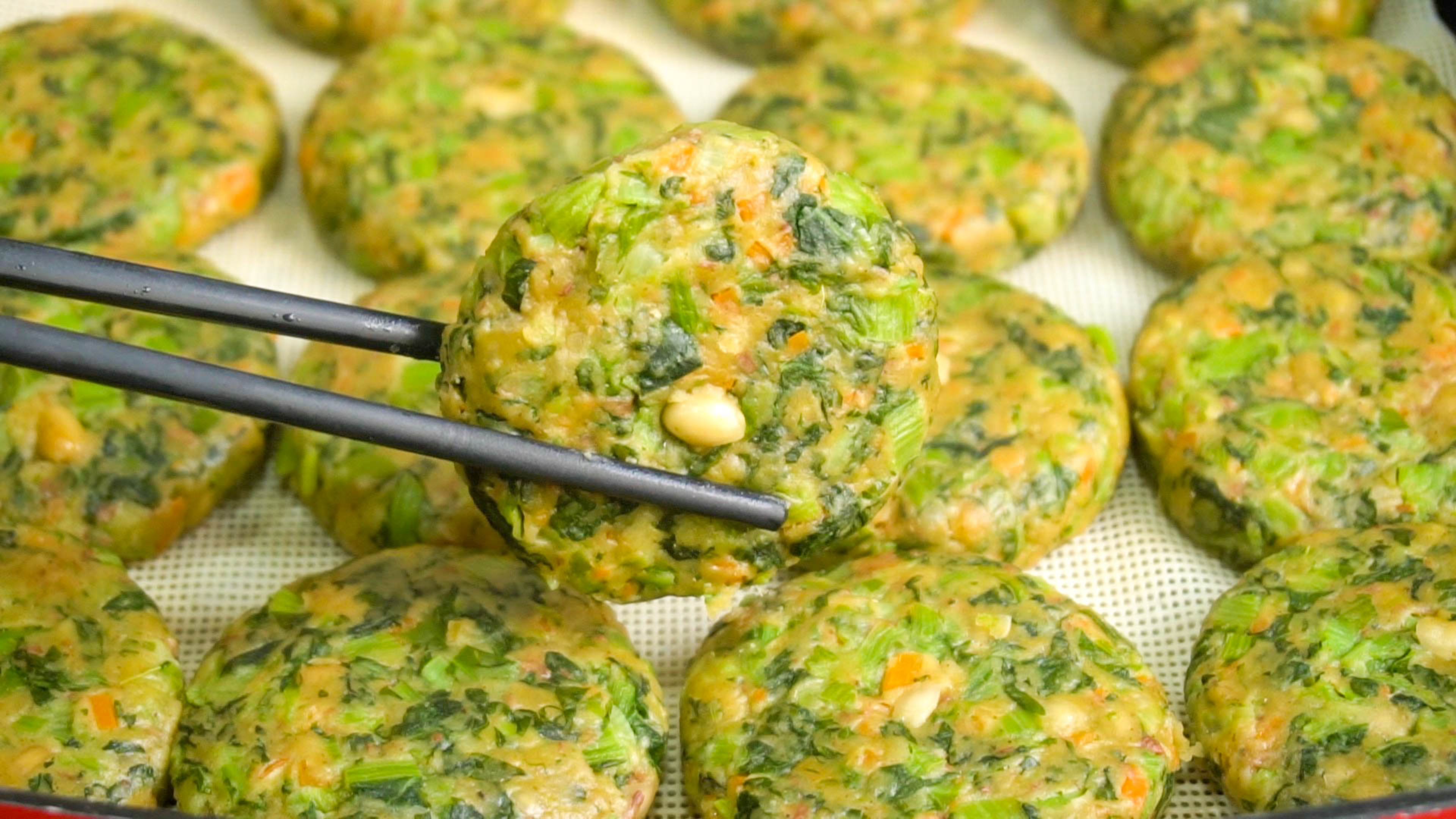 小春白菜杂粮炒面饼,不加水不放油,咬一口满嘴香,多吃也不长肉