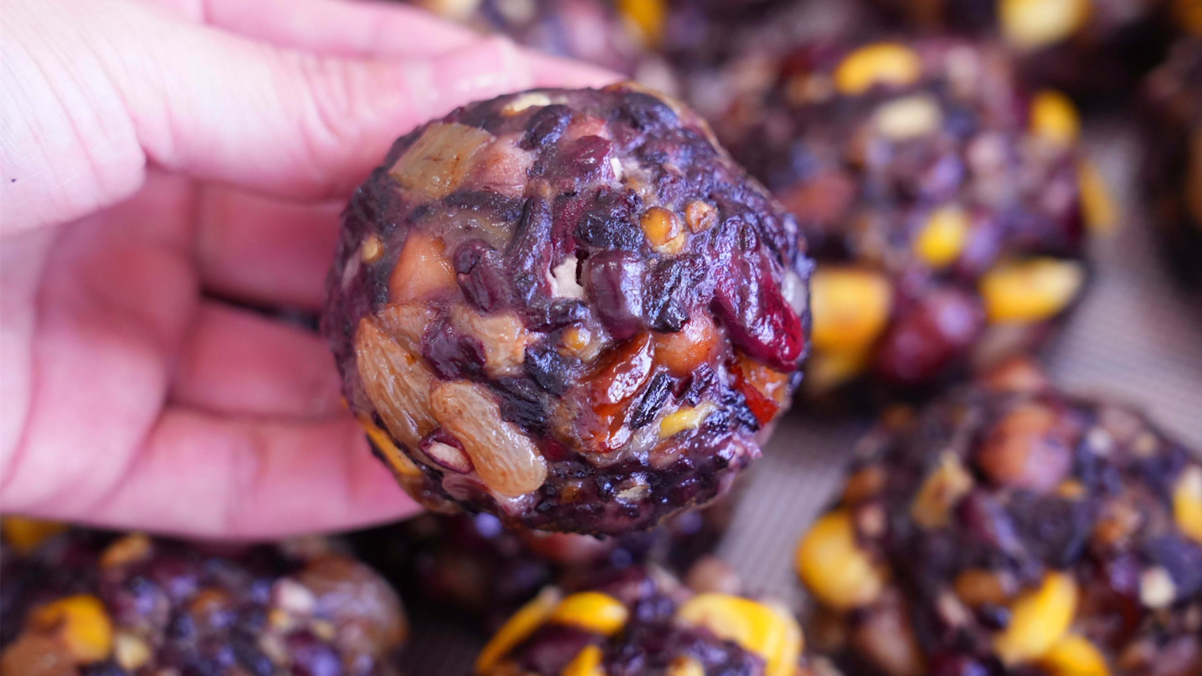 早餐粘豆包，这个做法简单又好吃，粉糯香甜，自己在家蒸上一大锅