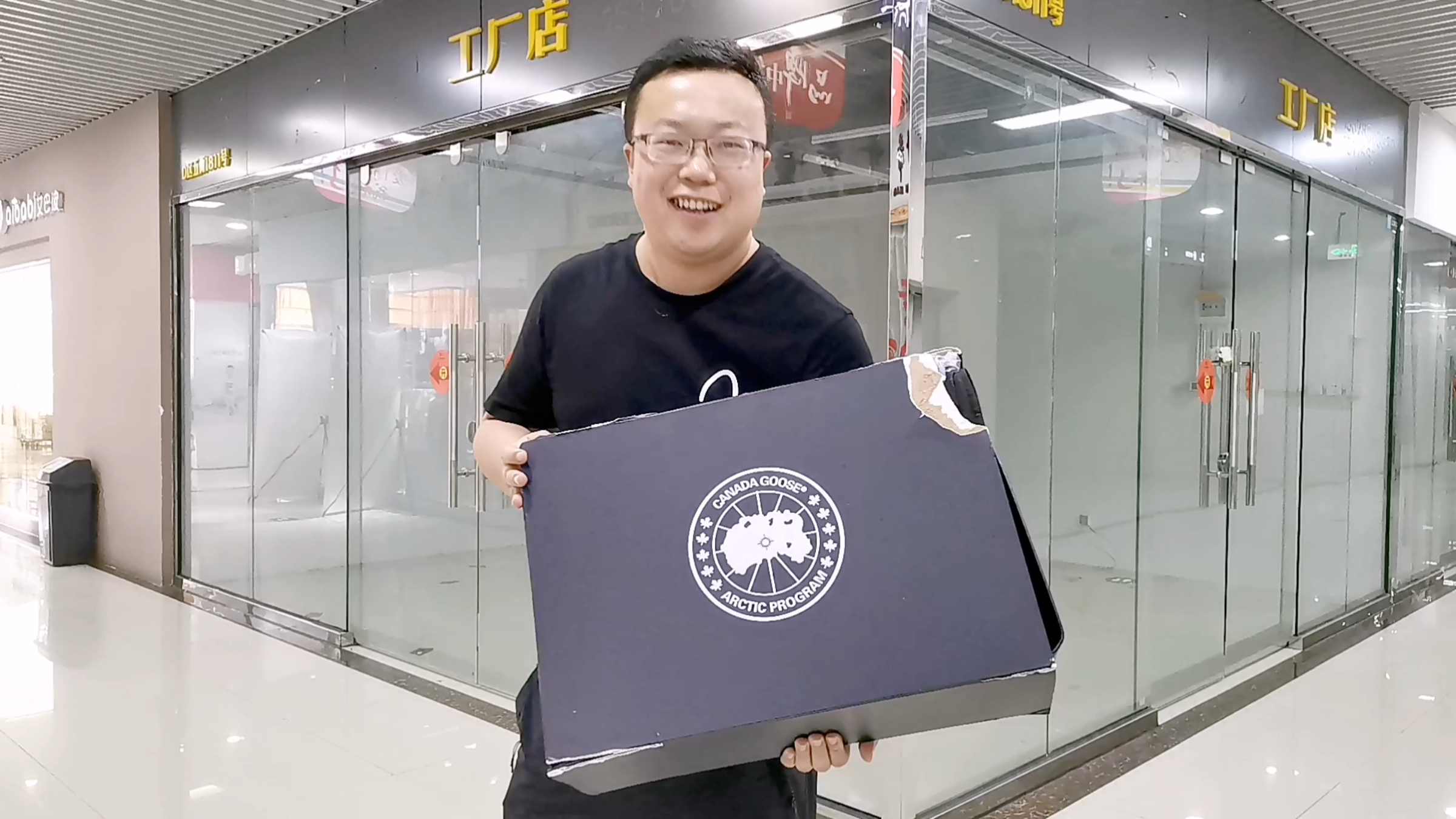 羽绒服反季买别墅靠大海,胖崔家羽绒服反季特卖,现在入手最划算