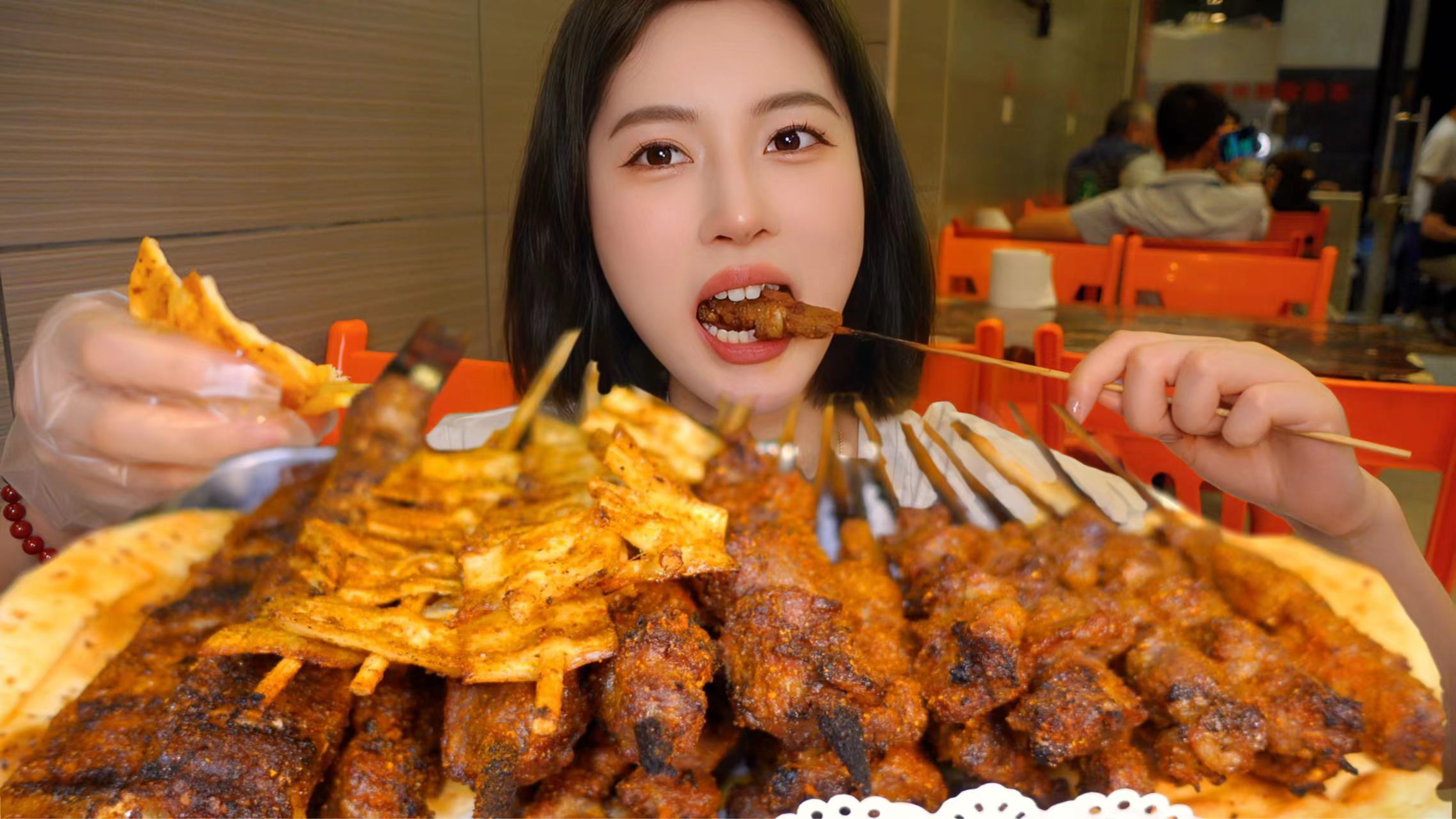 3元现卖羊肉串,爱吃肉的都哭了!滋滋冒油～炫肉根本停不下来!