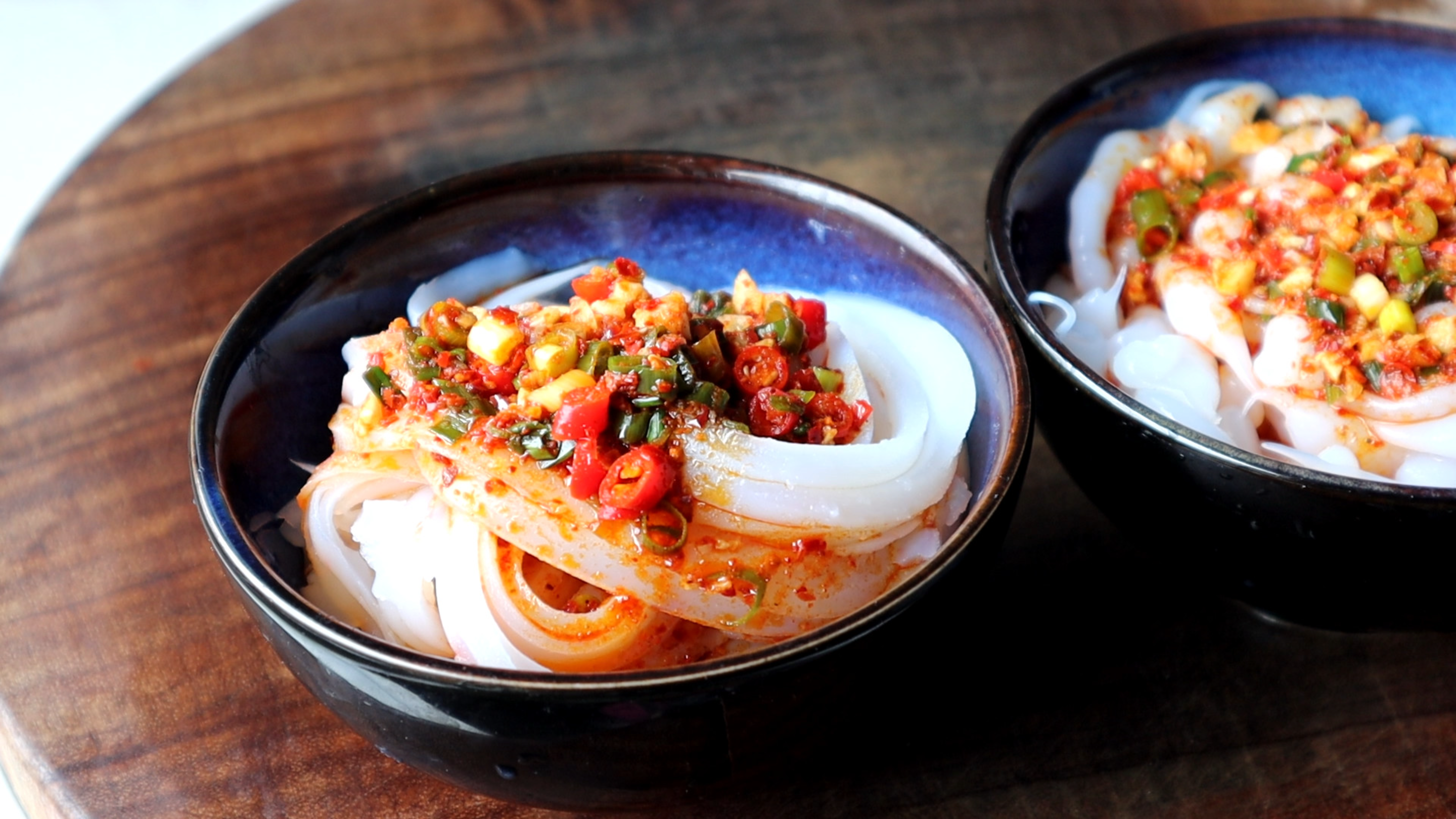 还记得儿时吃的凉粉漏鱼鱼吗？详细做法和比例都告诉你，简单美味