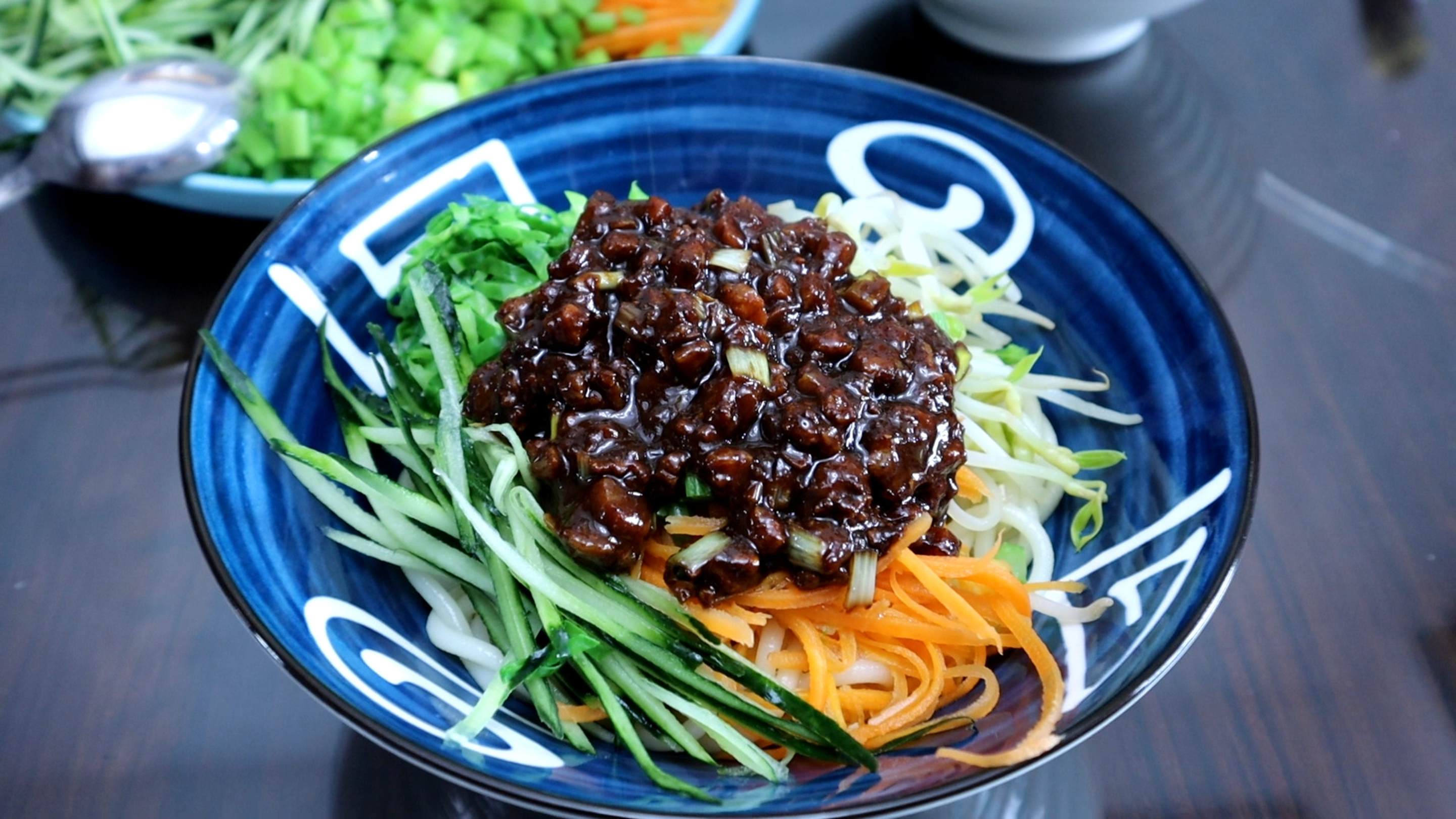 炸酱面怎么做才好吃？详细做法和配方告诉你，学会自己在家就能做