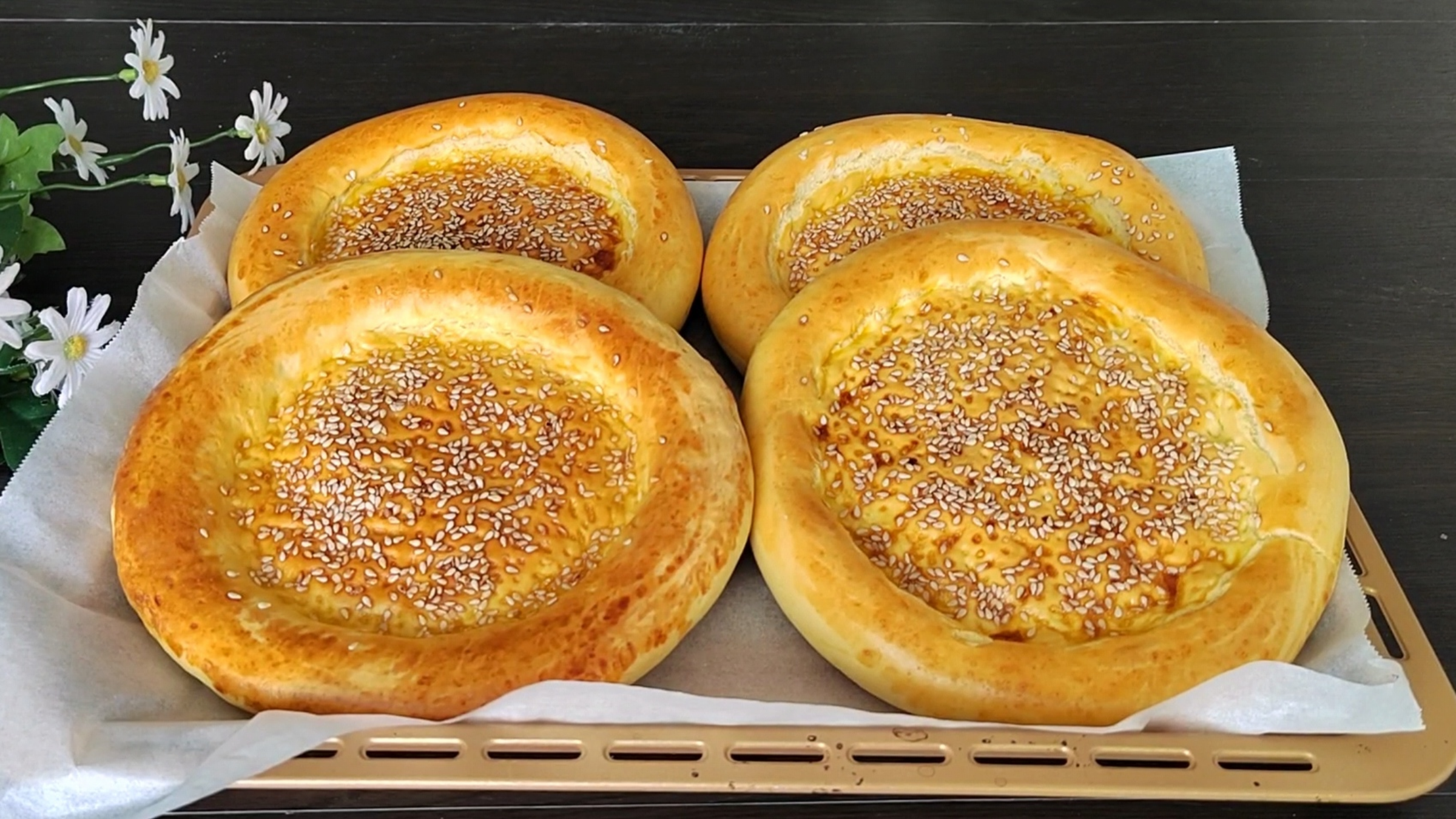 新疆美食烤馕饼，只要有烤箱就能做，配方正宗比例详细，酥香好吃