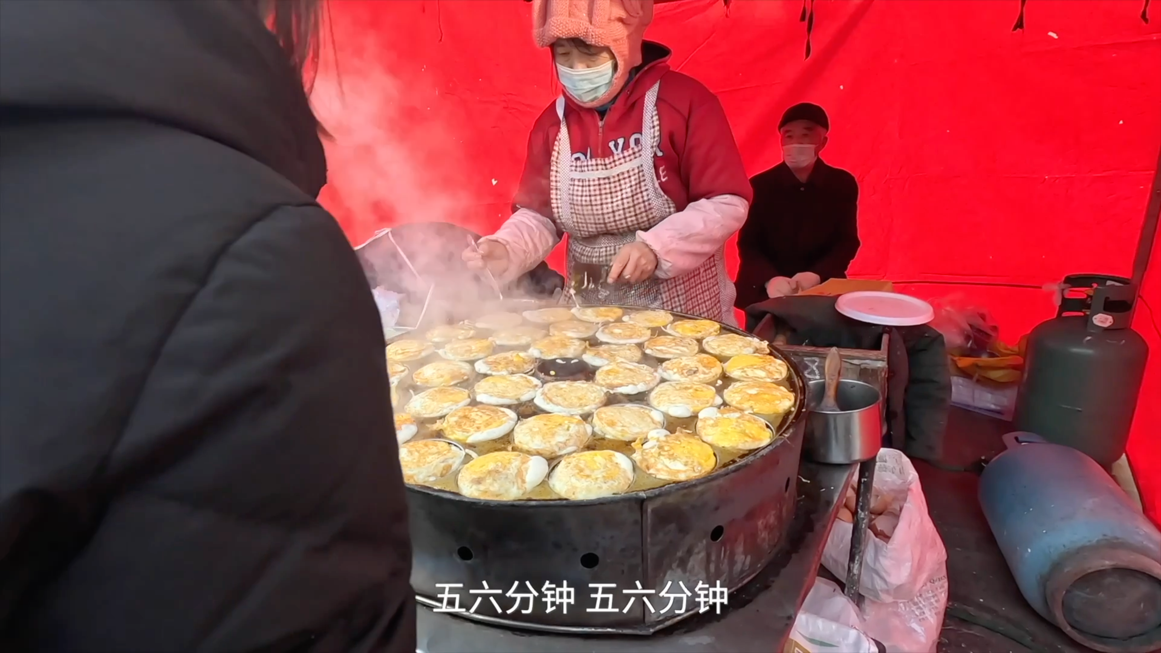 实拍黑龙江鹤岗早市,这里物价便宜,早餐丰富多样