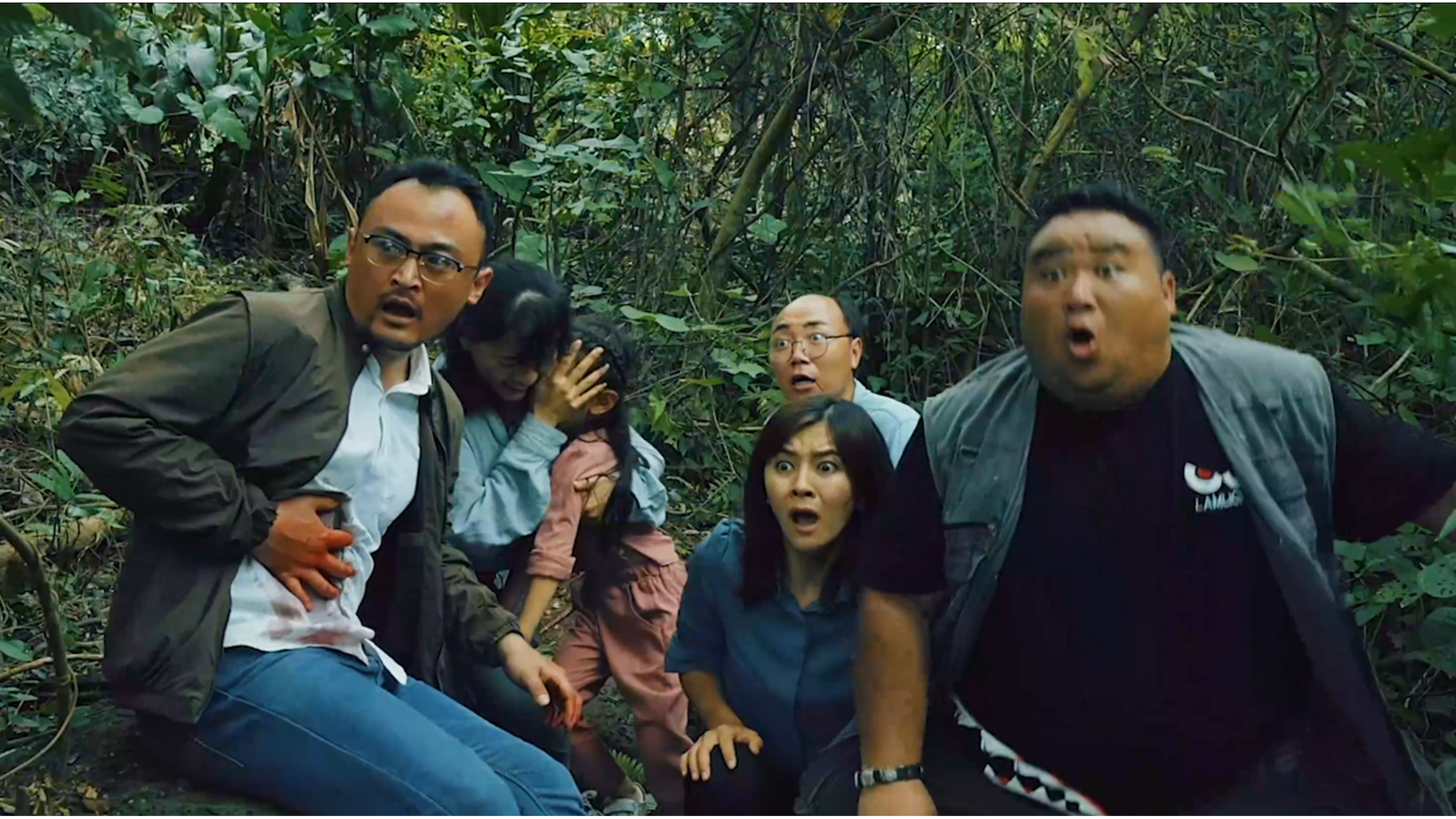 鲨鱼和蚯蚓基因结合,变异成陆行鲨鱼怪物,人类危在旦夕,电影