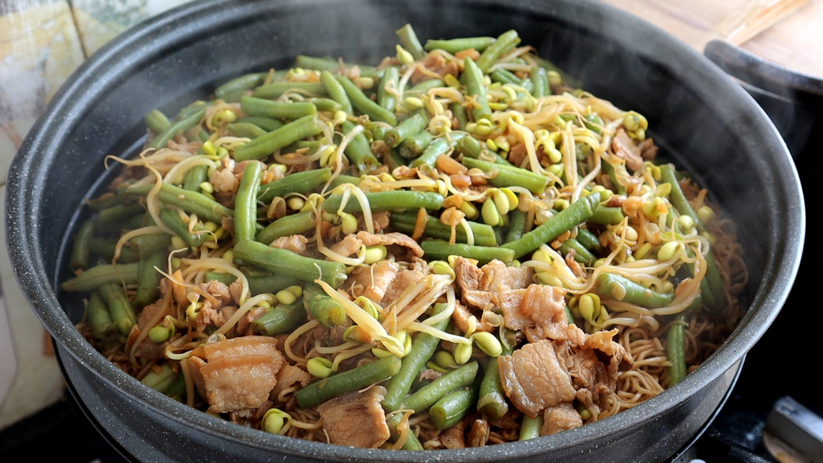 卤面怎么做才好吃？原来做法和诀窍这么简单，一次蒸一锅，太香了