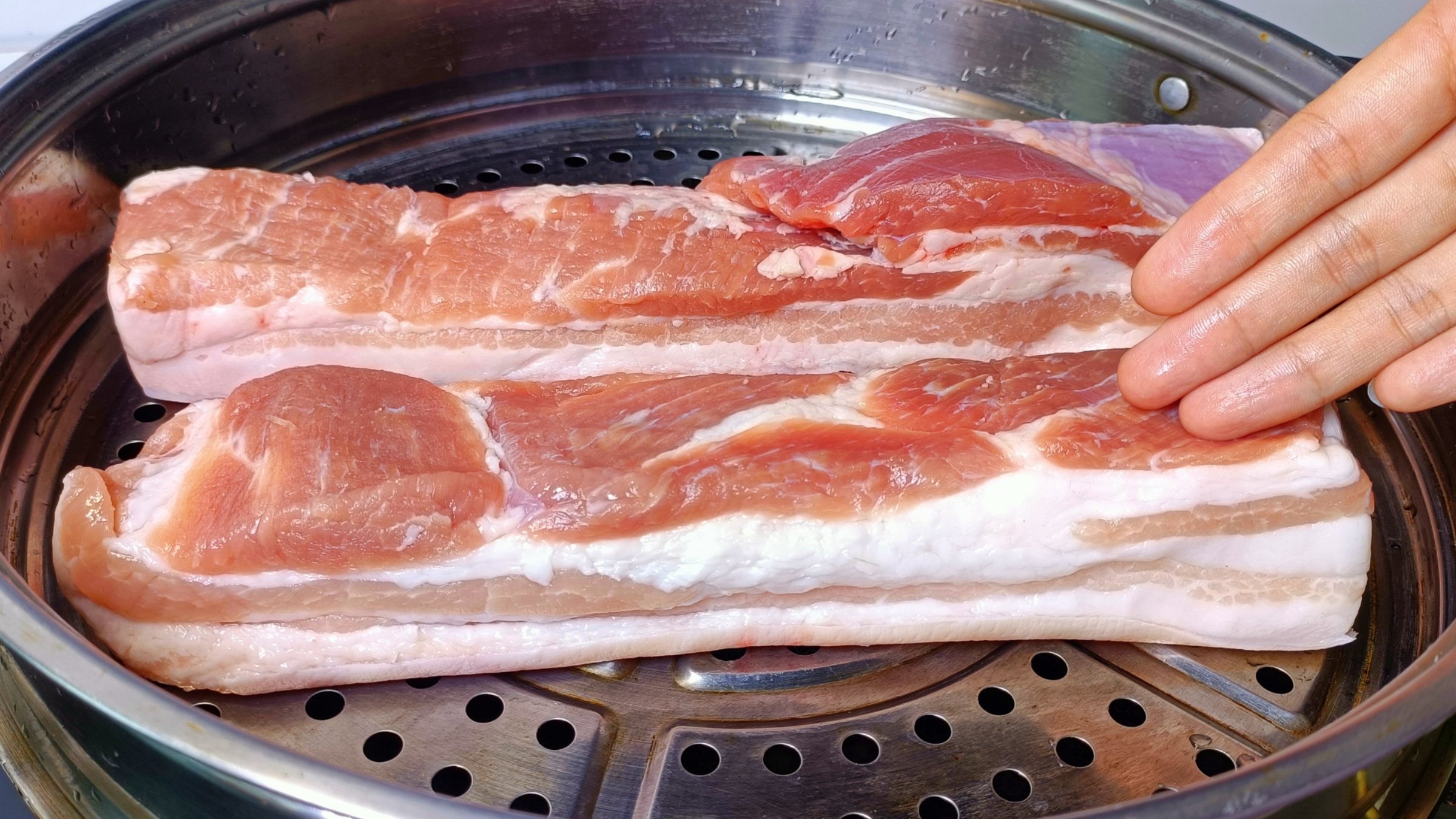 把五花肉蒸一蒸，出锅瞬间变美食，吃一次就忘不了，实在太香了