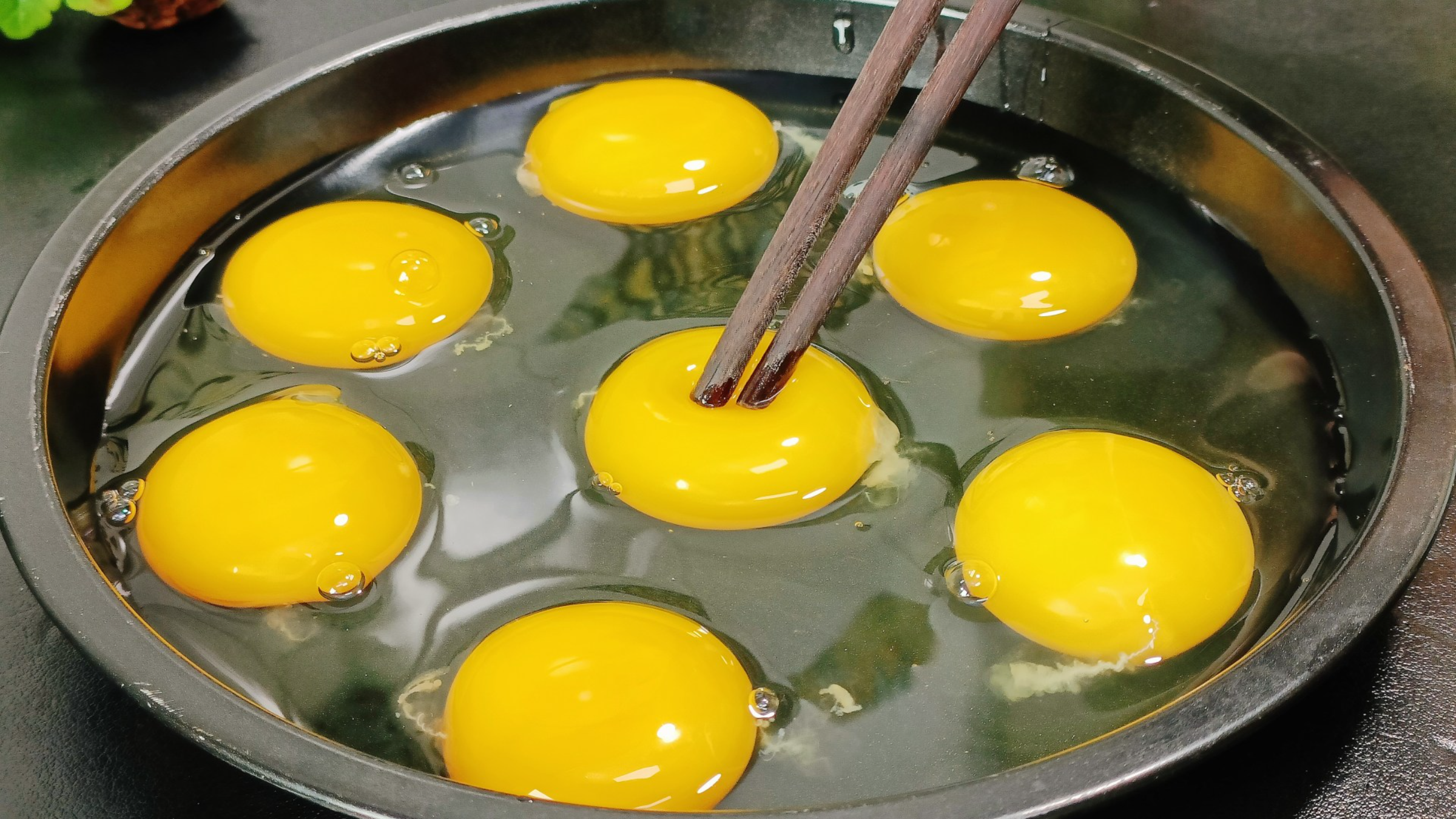 鸡蛋这样做太好吃了，30年头一次见，出锅大人孩子都爱吃，太香了