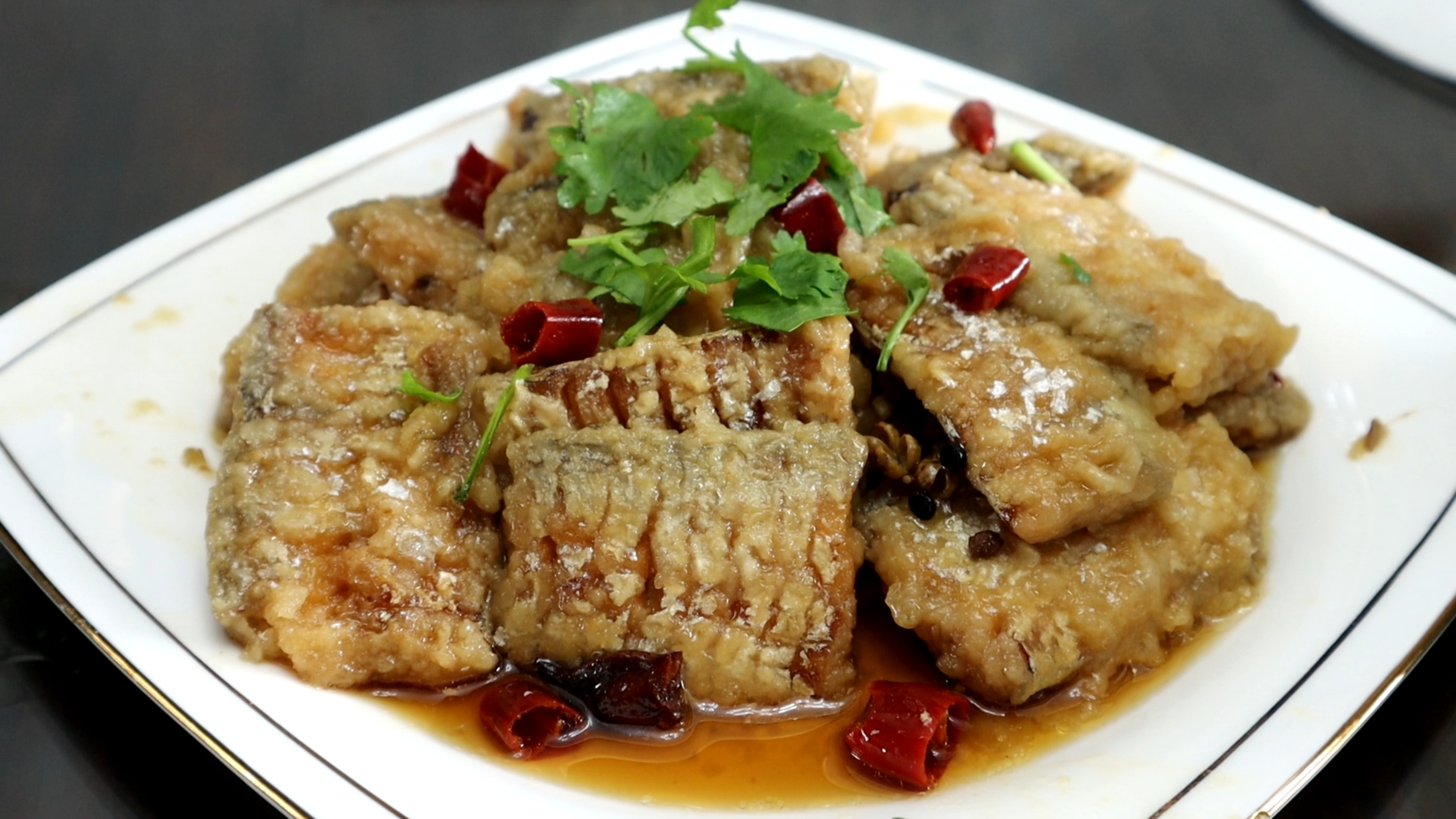 带鱼这个做法太好吃了，香浓好吃无腥味，学会在家露一手吧