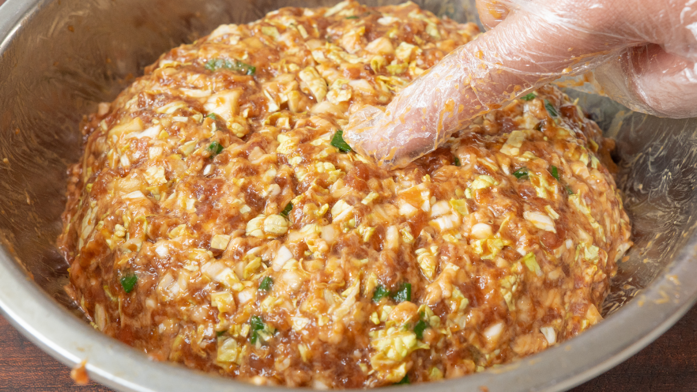 猪肉白菜饺子馅好吃有诀窍，教你饺子馆调馅秘诀，鲜嫩多汁又好吃
