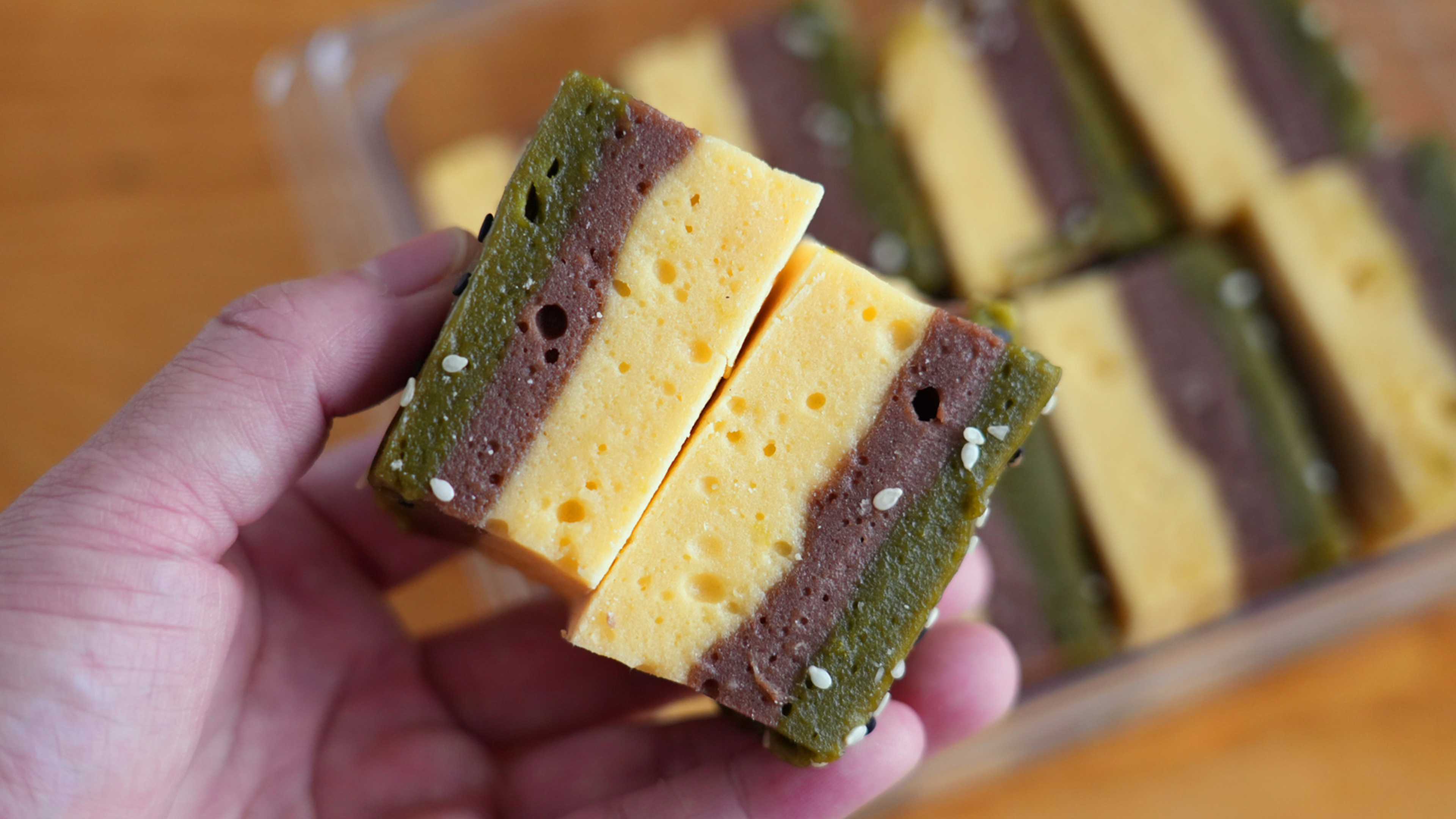 鸡蛋糯米糕，在家用鸡蛋和糯米就能做的甜品，简单好吃松软有嚼劲