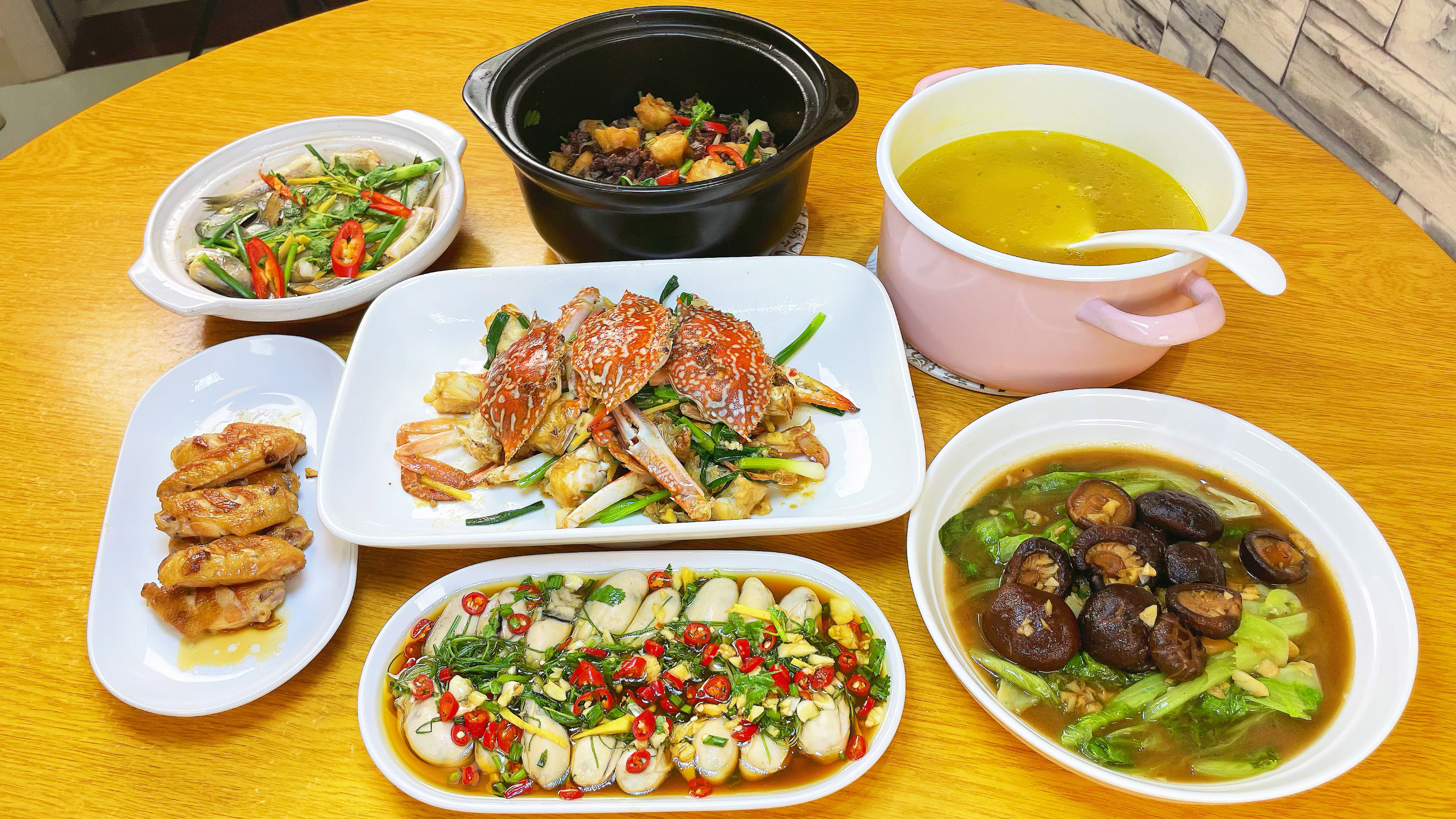 湛江家庭六菜一汤的晚餐|今天姜葱炒蟹&凉拌生蚝