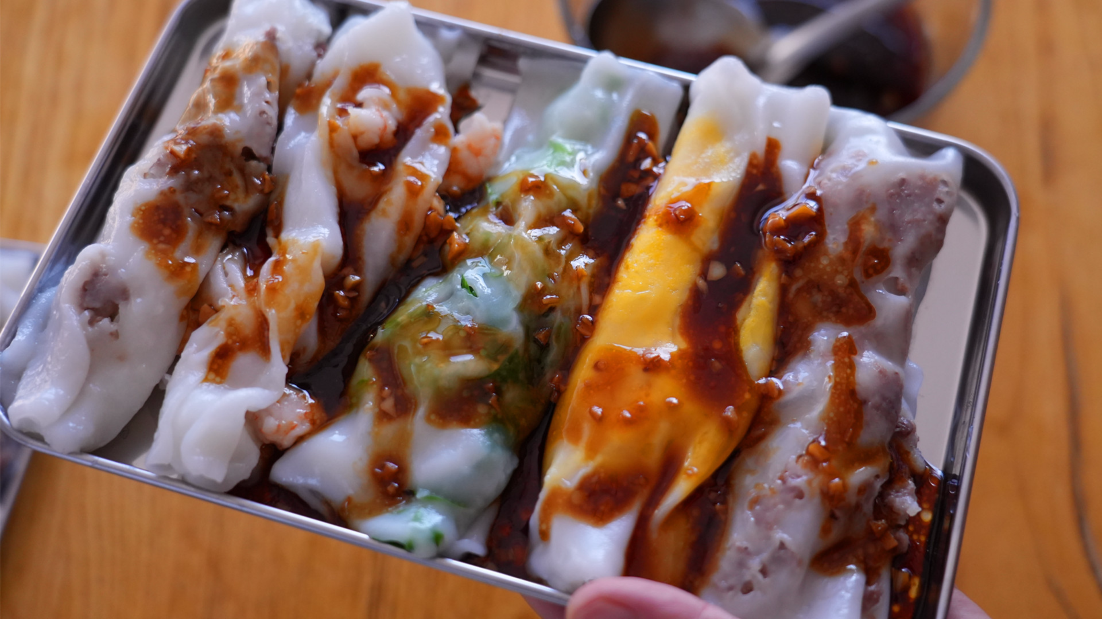 适合在家自己做的广式肠粉，简单方便，米浆蒸出来的口感滑嫩又好