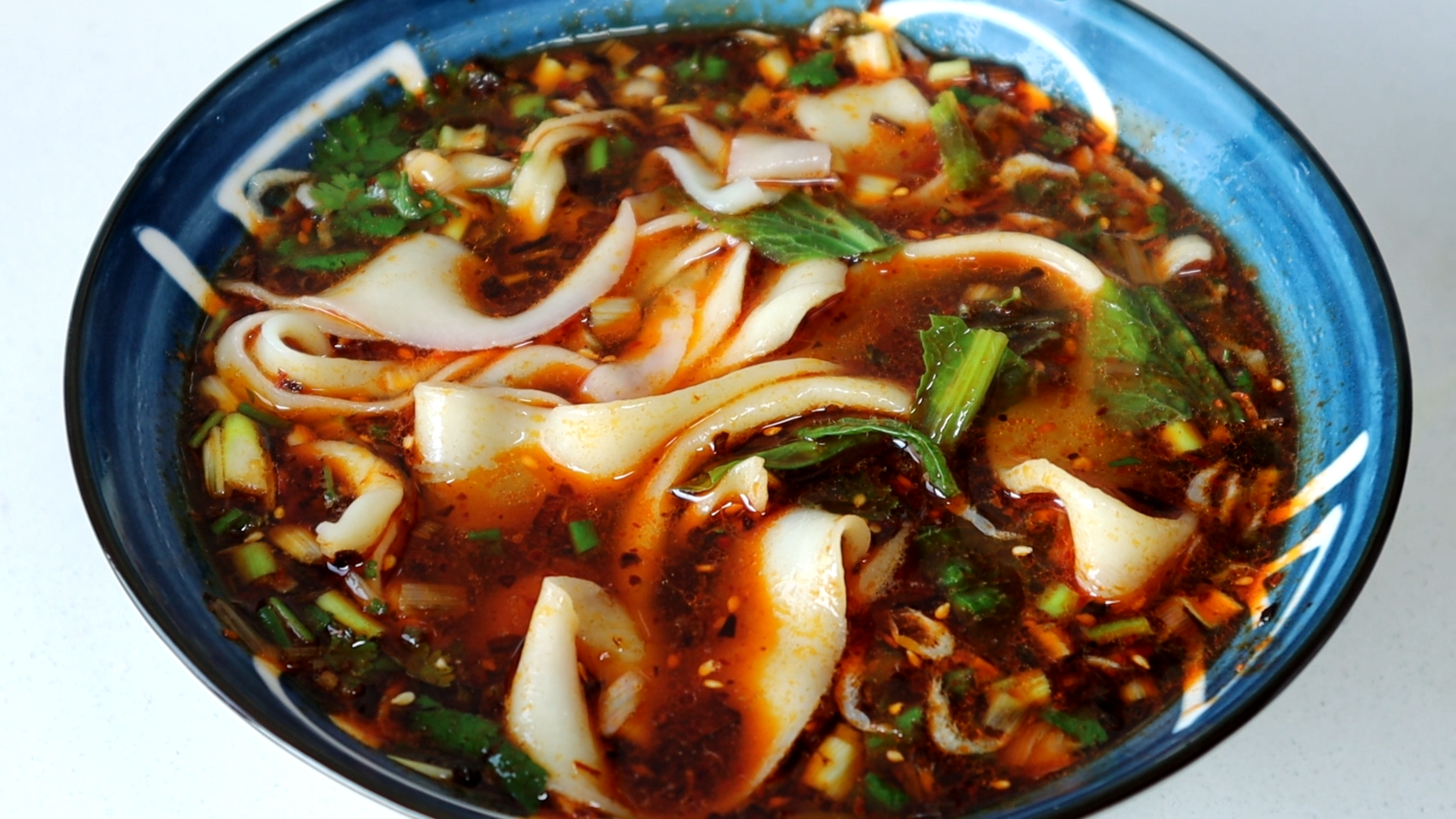 教你在家做酸汤扯面，做法和诀窍告诉你，酸辣开胃又好吃，超简单