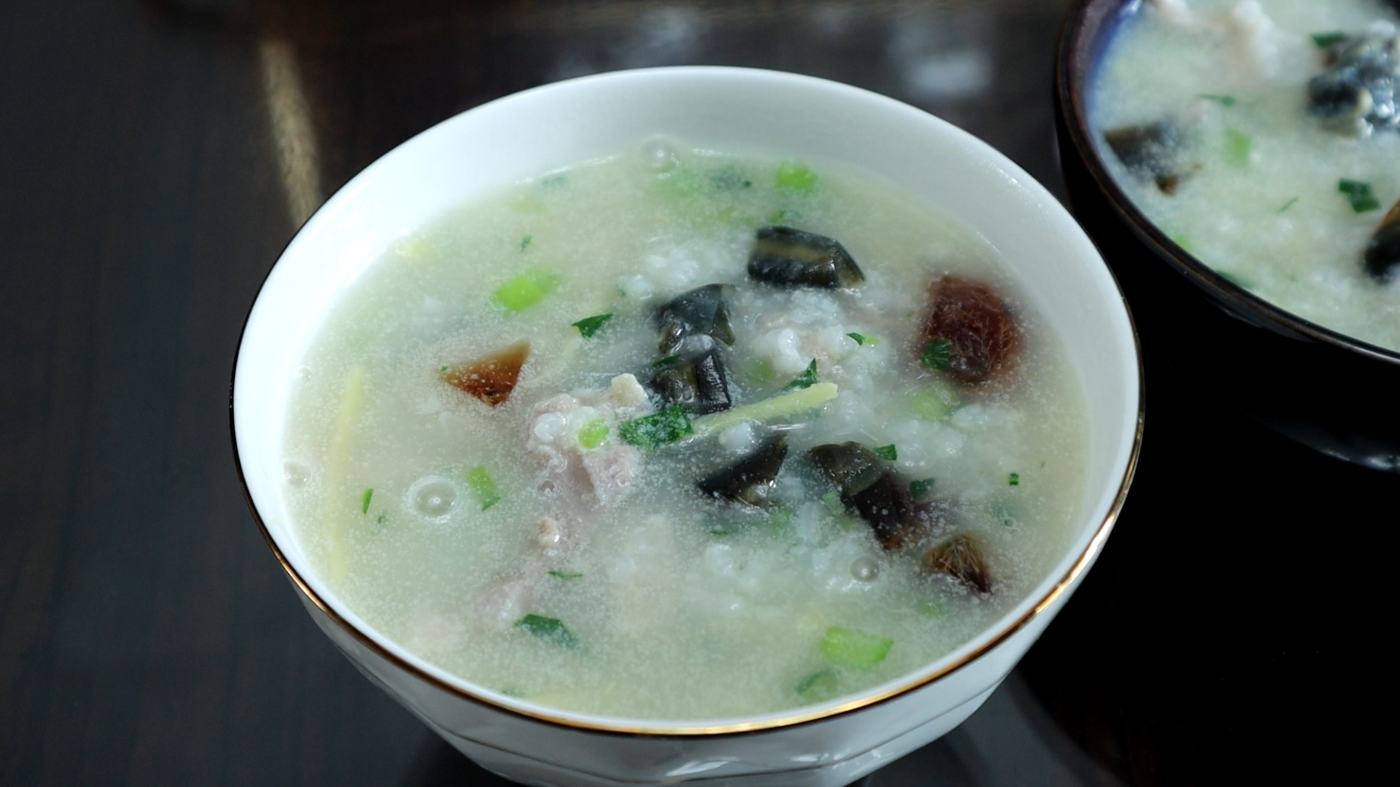 皮蛋瘦肉粥怎么做才好喝？原来在家做这么简单，一次炖一锅不够喝