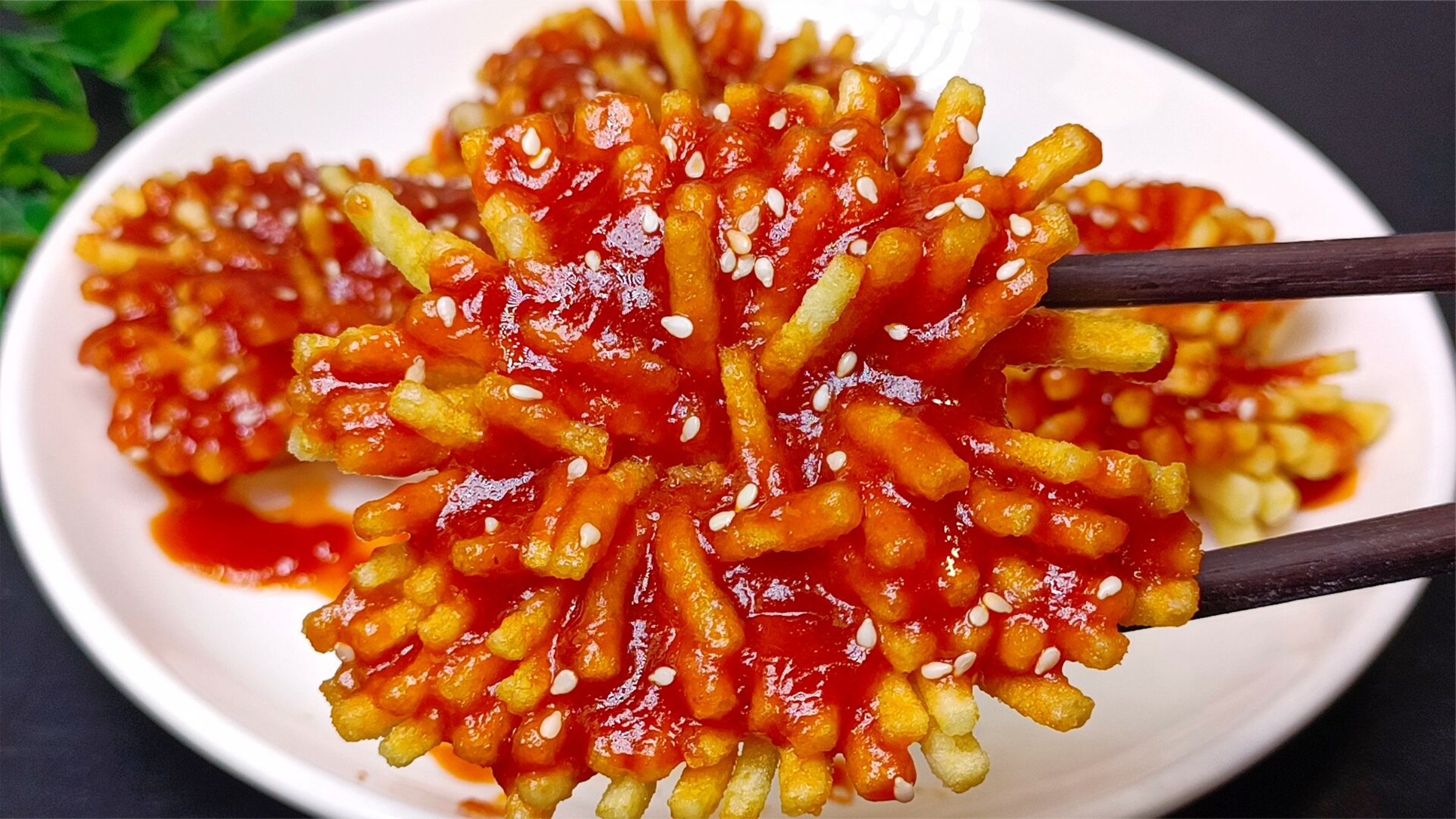 有家高级餐厅把茄子做成招牌菜，2块钱成本卖168，桌桌必点太香了