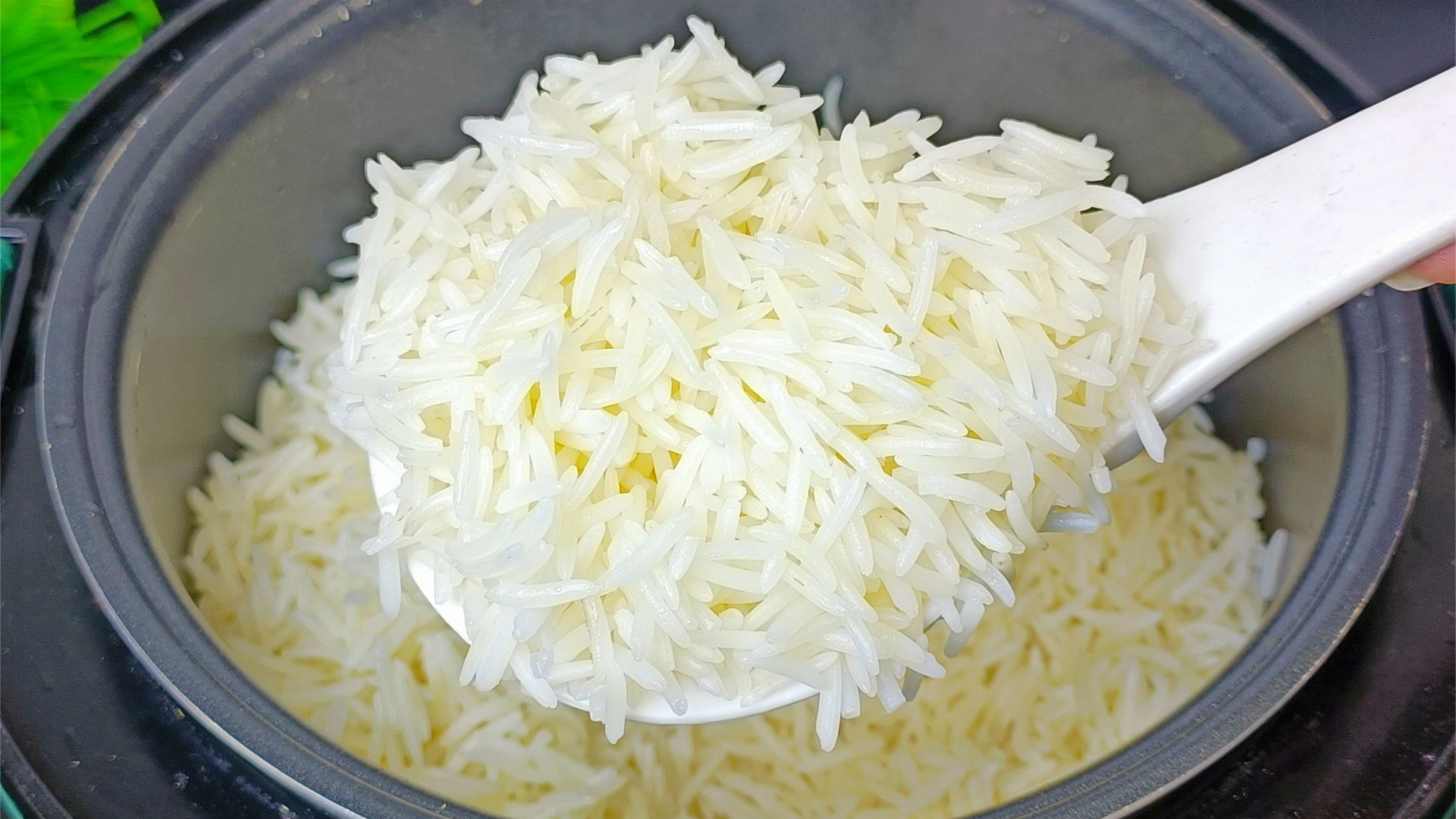 煮米饭别总加水了，教你饭店不外传诀窍，米饭松软香甜，特别好吃