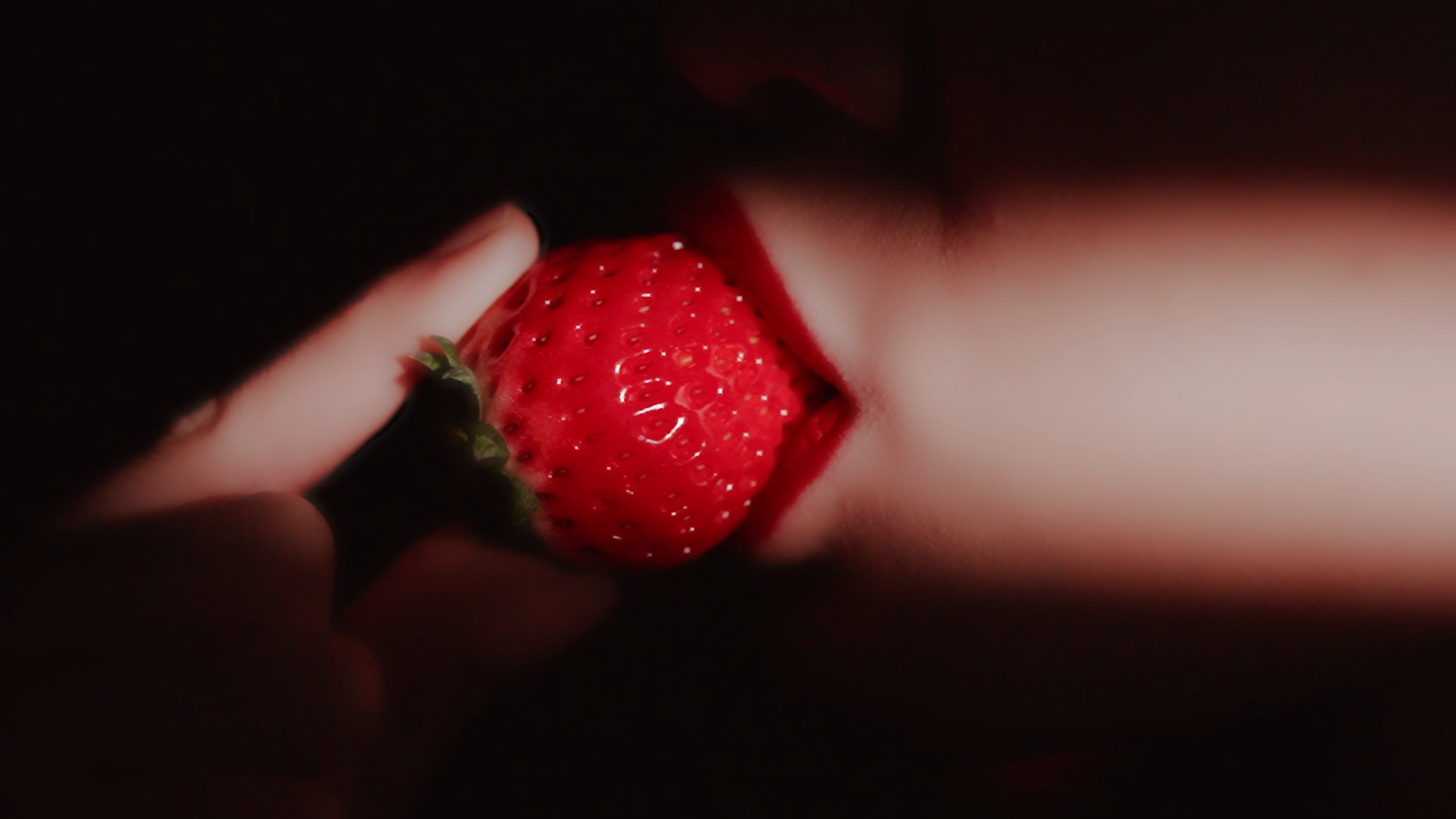 甘茶度草莓上新|当红女主。