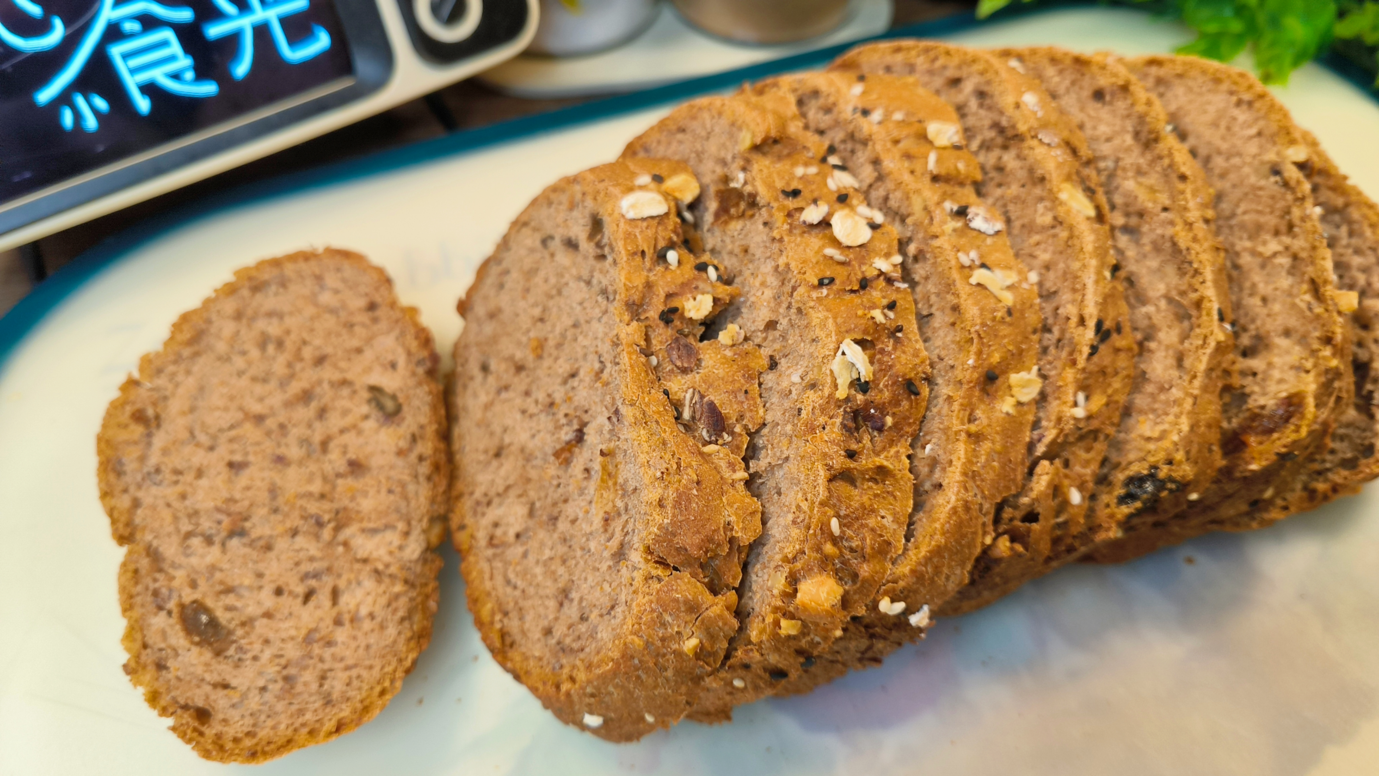 自制零失败燕麦全麦面包,无糖无油越嚼越香,减脂期必备优质碳水