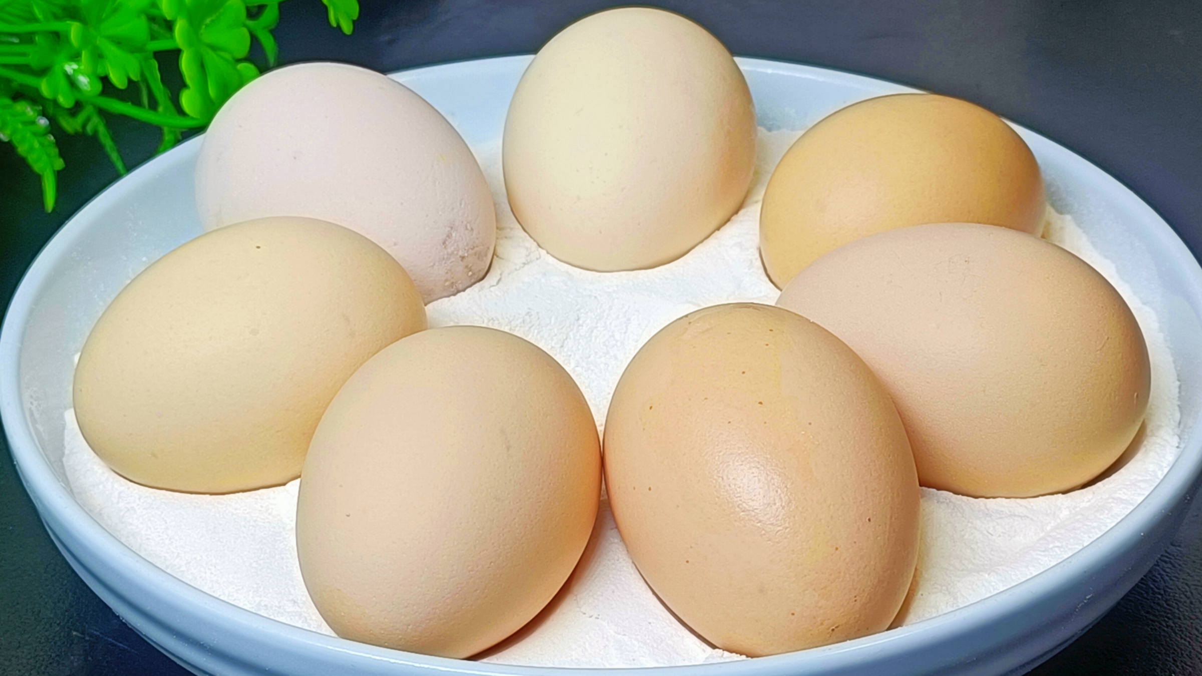 万万没想到,把鸡蛋放在面粉里滚一滚,作用真厉害,好吃又实用