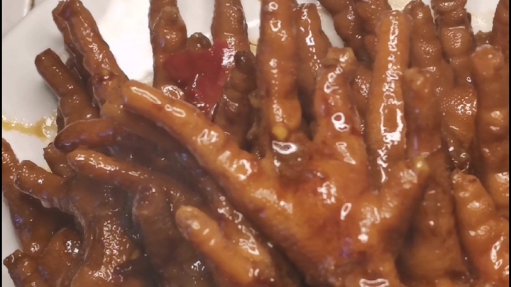 教你卤鸡爪的家常做法,软嫩脱骨,很适合老人孩子
