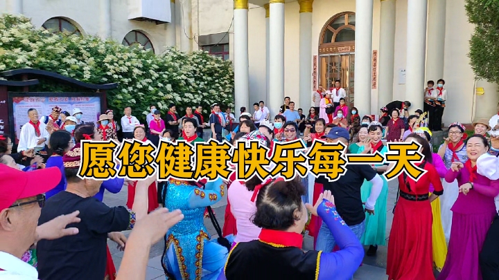 [图]《小鸡进行曲》愿您健康开心快乐,越来越漂亮帅气