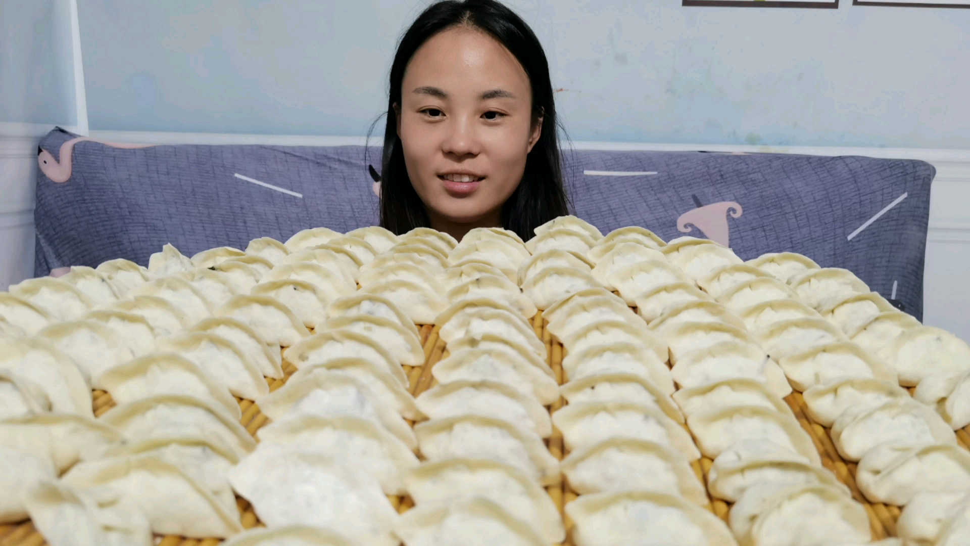 婆婆进城嫌弃济南物价高,给媳妇包100个水饺,小飞连吃3碗真过瘾