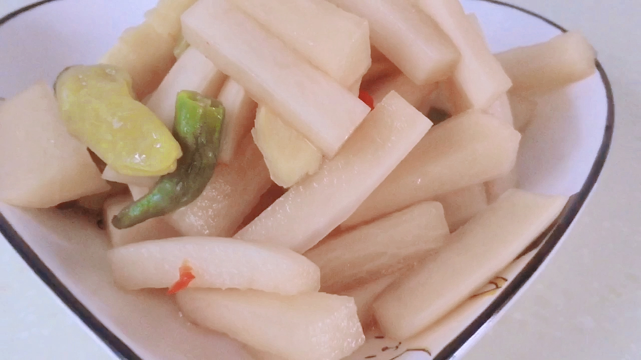 萝卜这样凉拌好吃,方法简单,酸辣爽口,开胃小菜