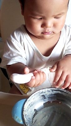 九个半月的宝宝一碗胡萝卜山药小米粥全吃完了,简直不要太美味哦