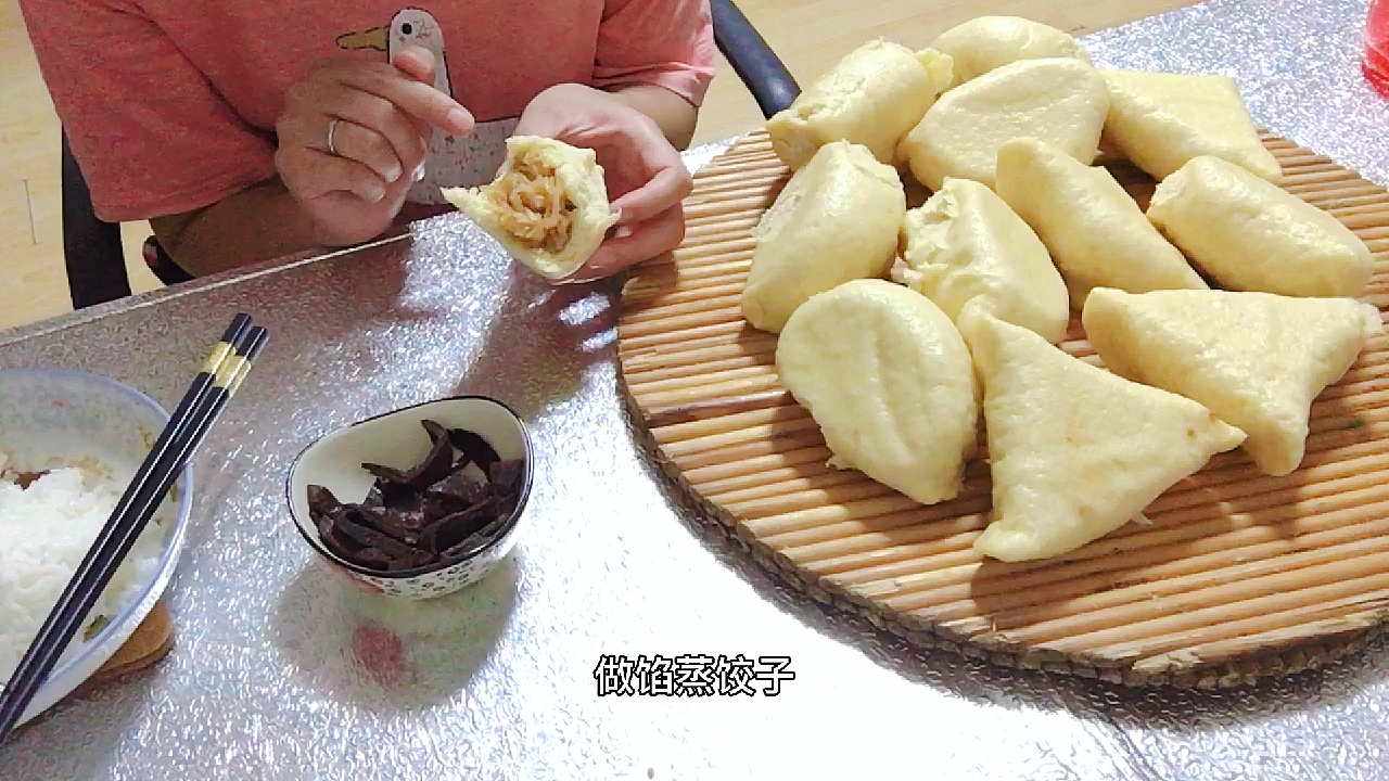 半个旱萝卜蒸一锅大饺子,天气凉了,多吃萝卜润肺
