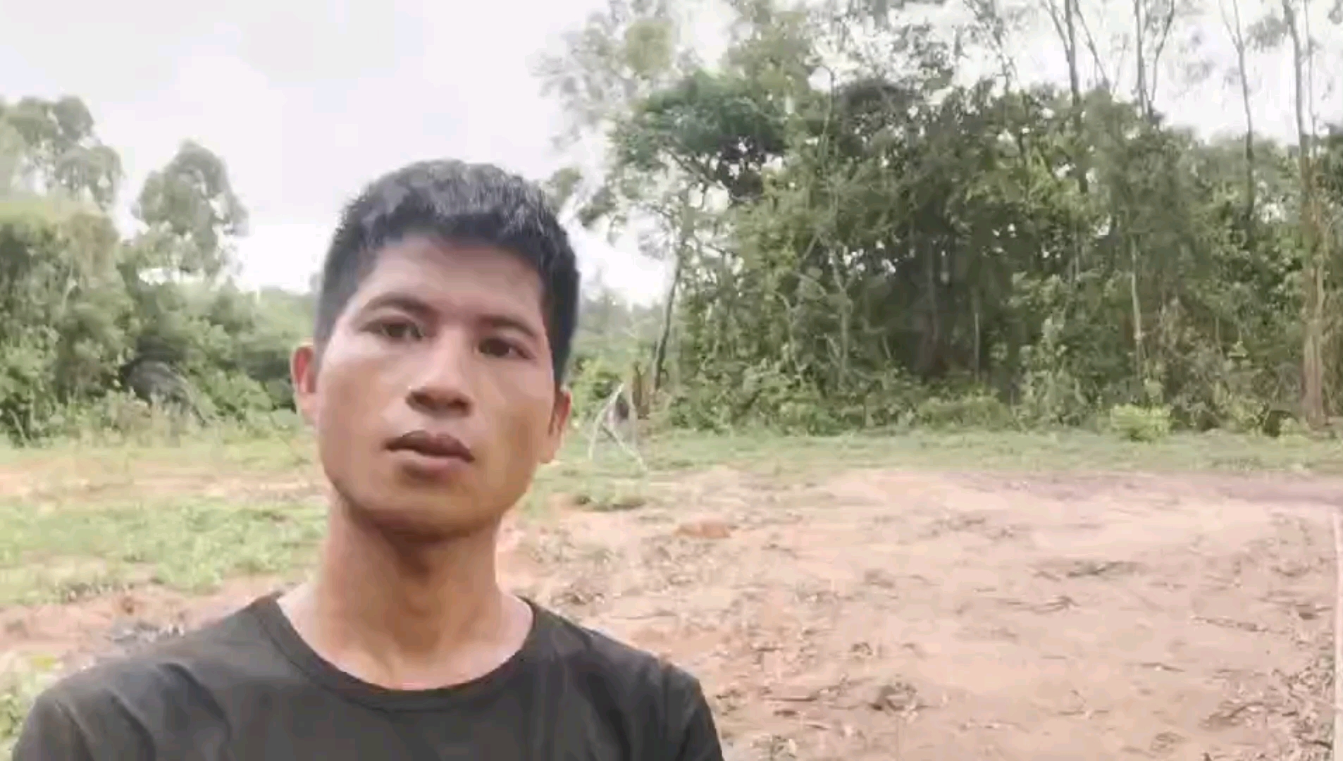 #农村生活养殖场要几百个鸡苗,小伙跑一百多公里去拿货值得吗?