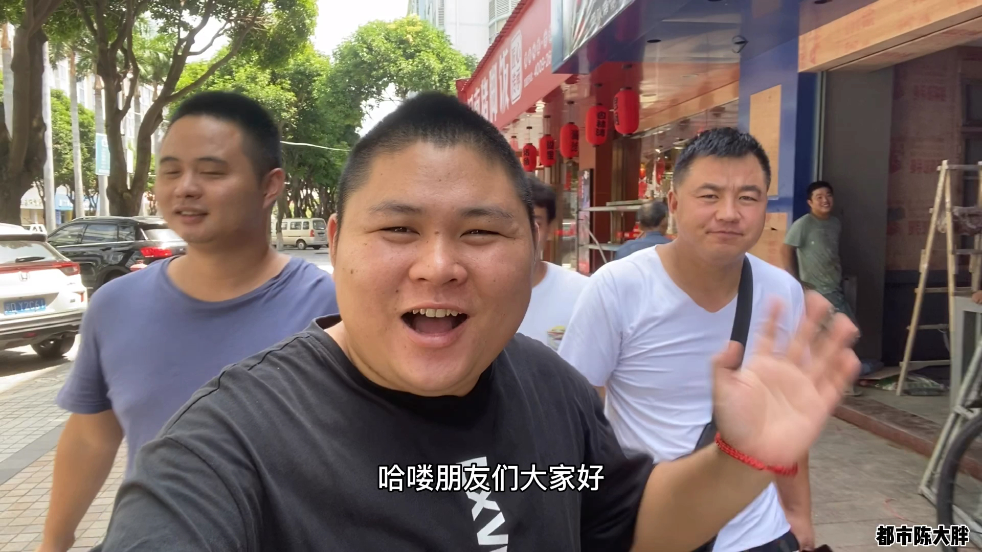 厦门这家海鲜自助餐128一位,大虾和扇贝都是活的,烤猪蹄也好吃
