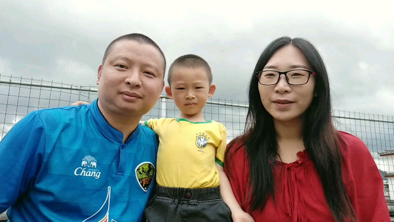 租摩托车带娃环游泰国,小城南邦充满惊喜,看到这里心动了吗?